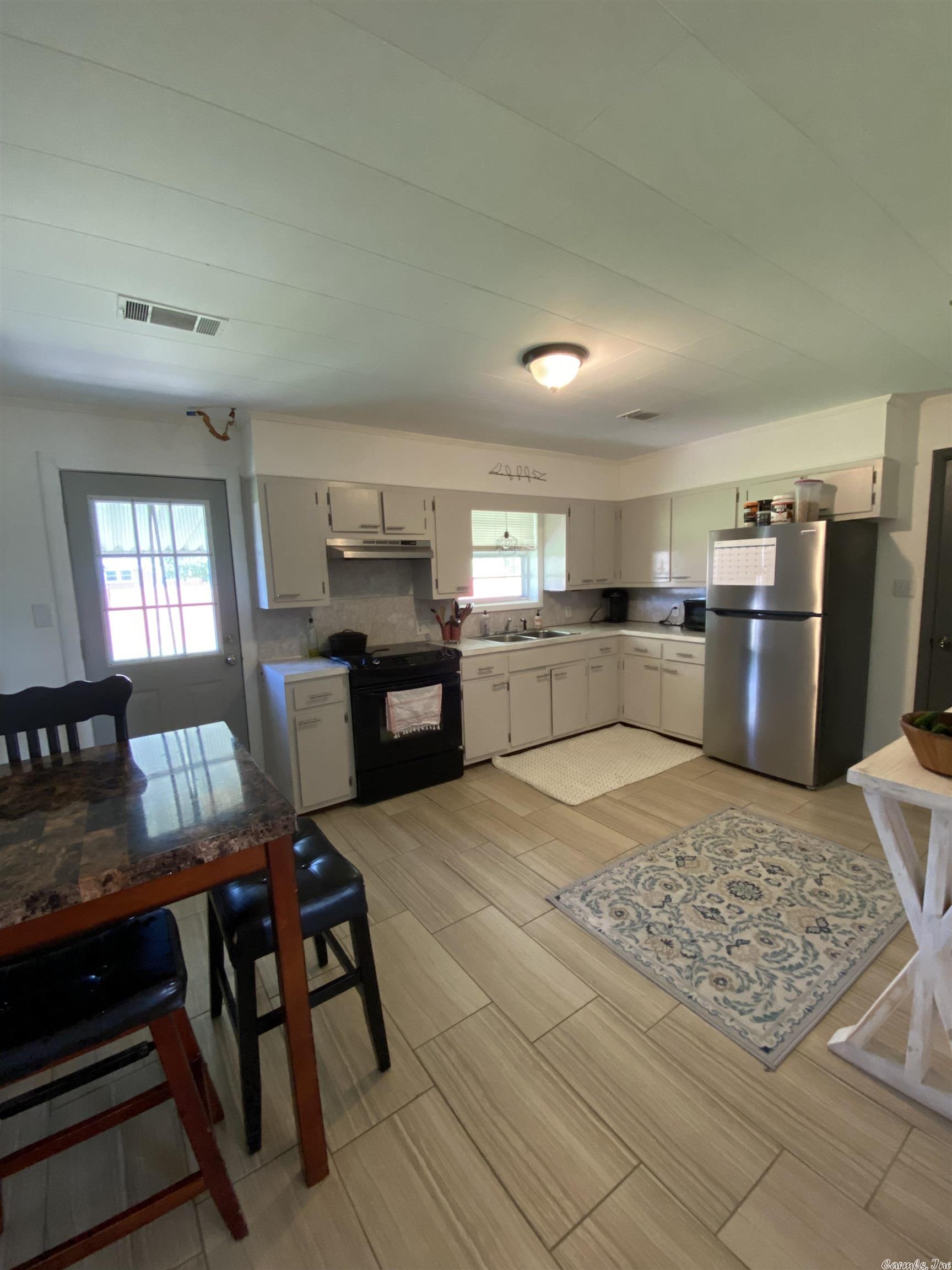 Colonial Acres - Residential Lease