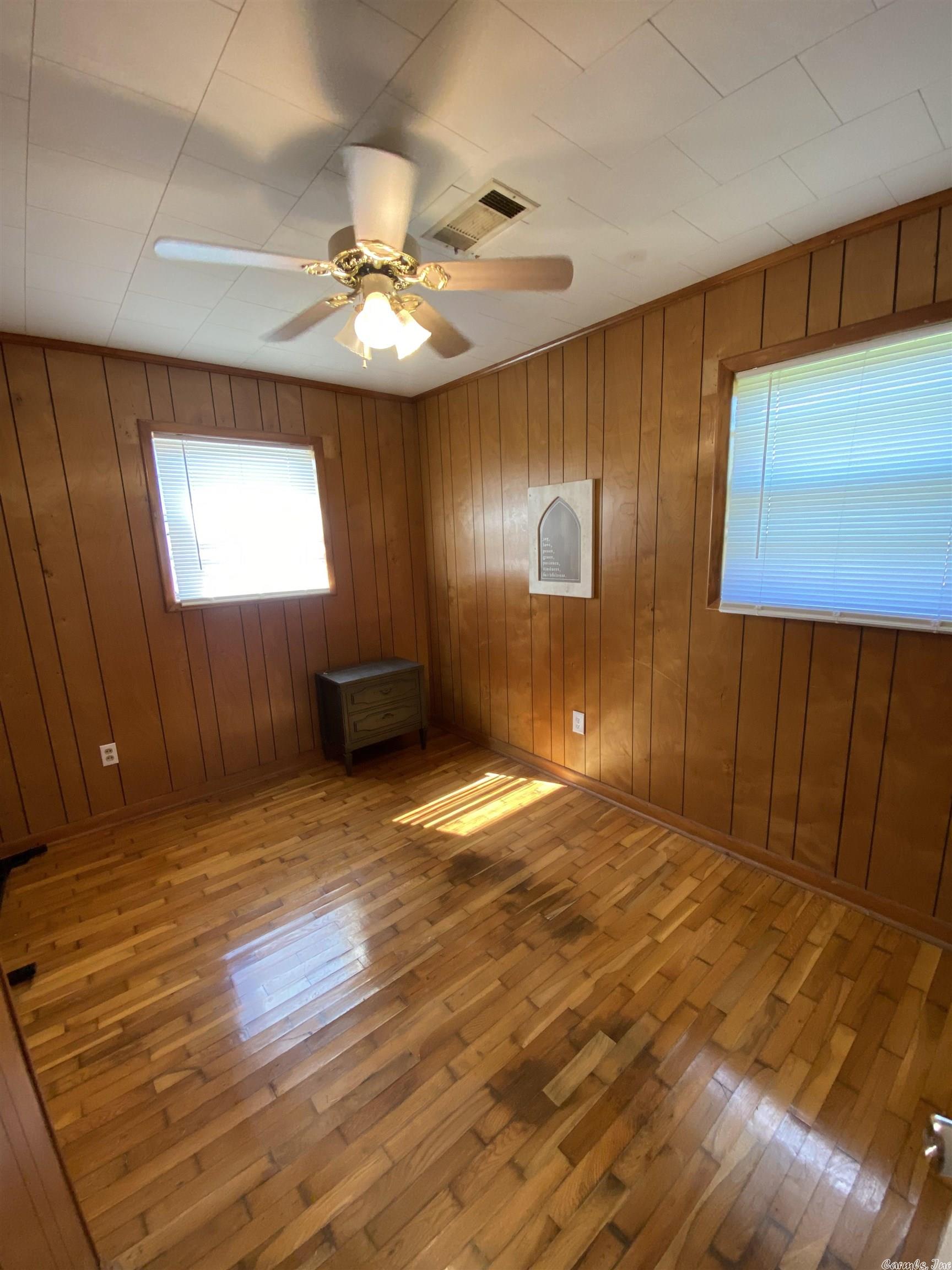 Colonial Acres - Residential Lease