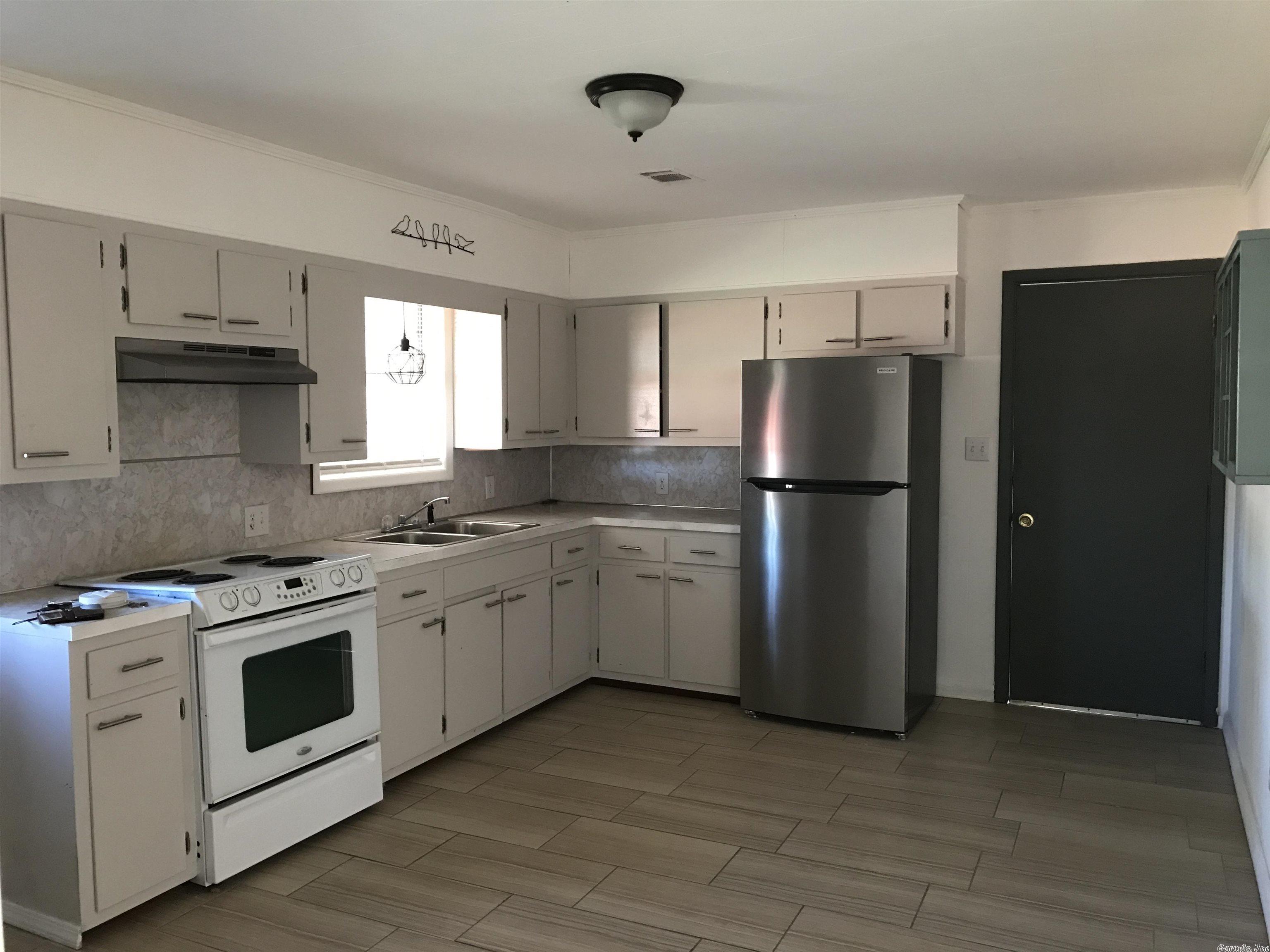 Colonial Acres - Residential Lease