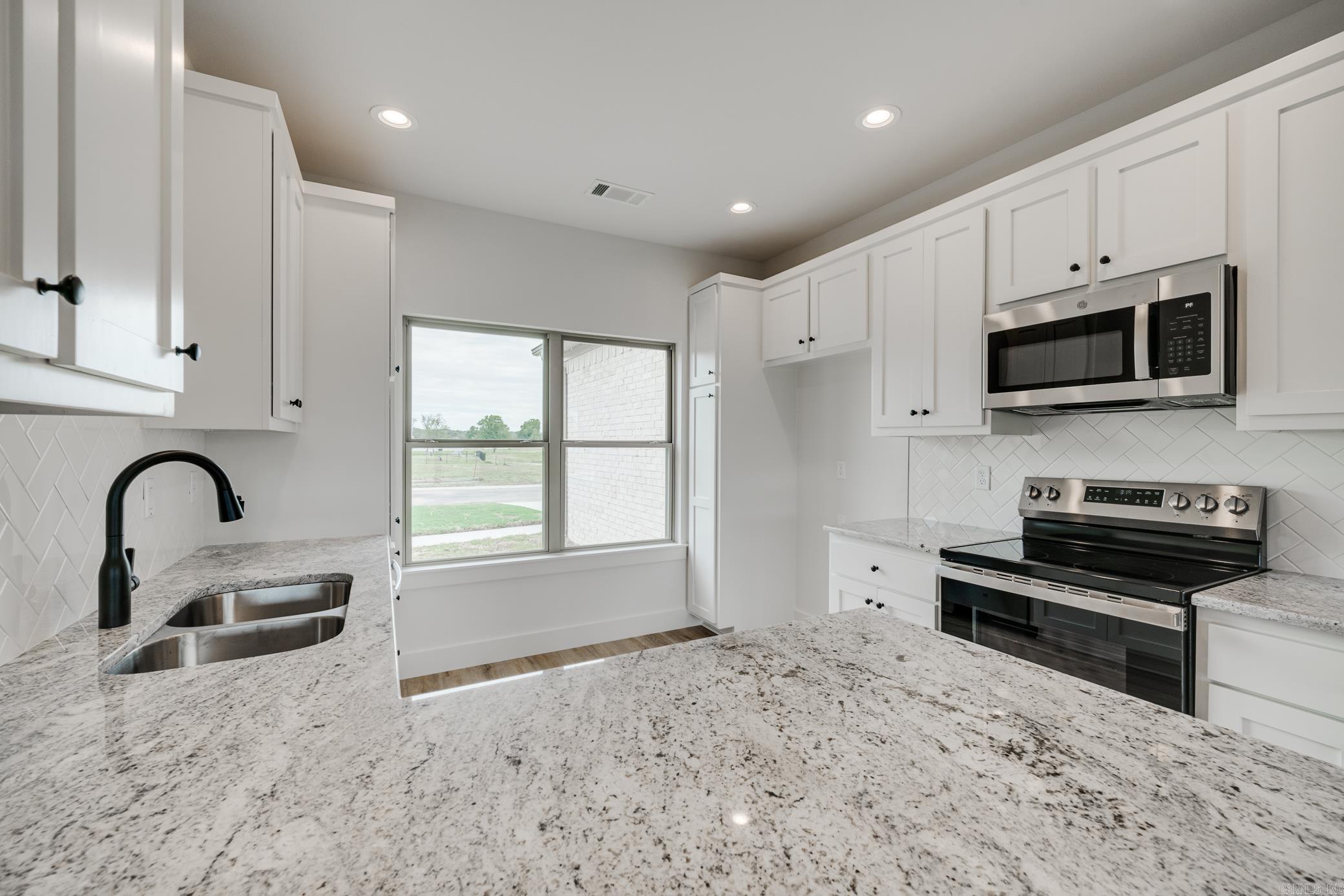 EAST MEADOW - Residential