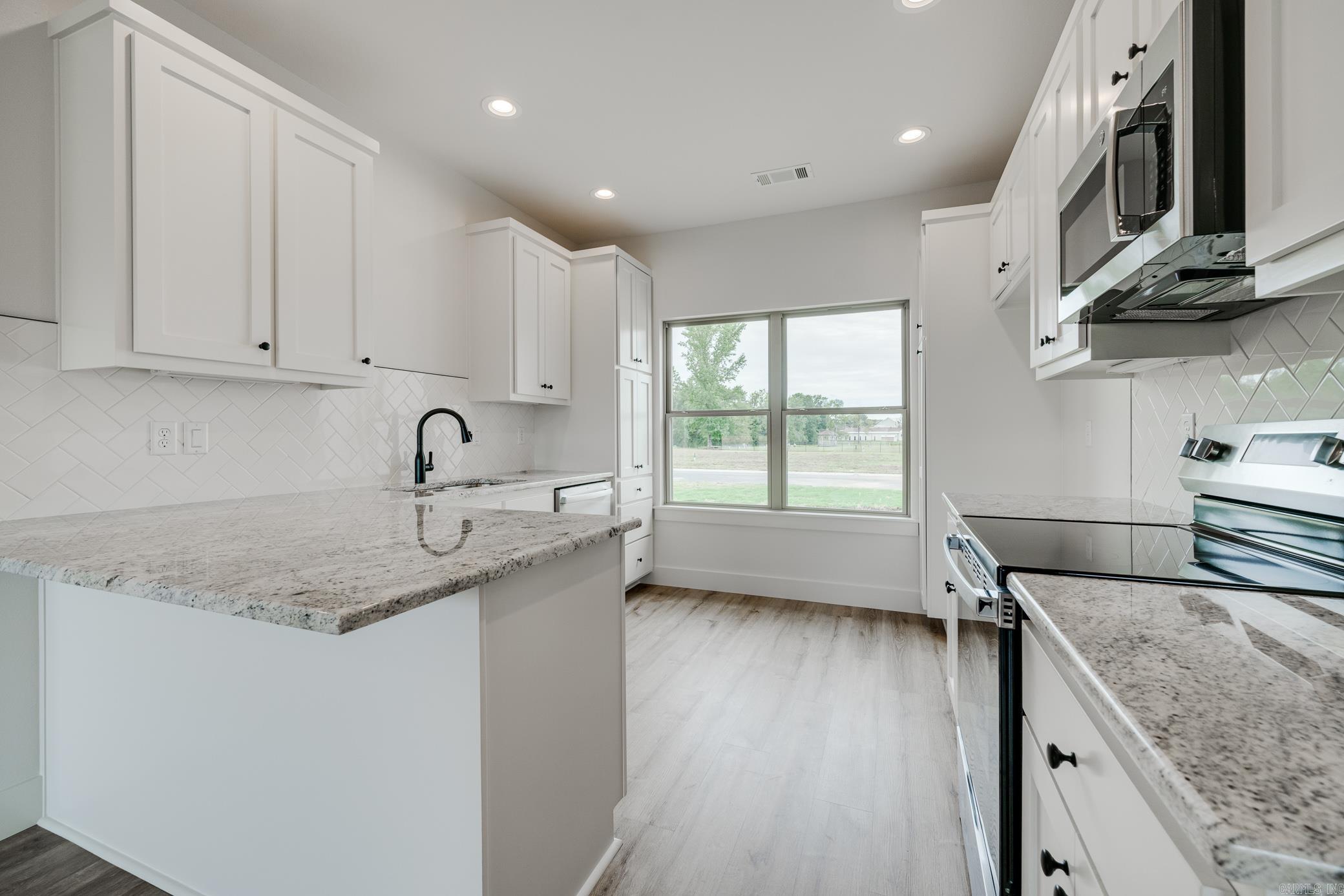 EAST MEADOW - Residential