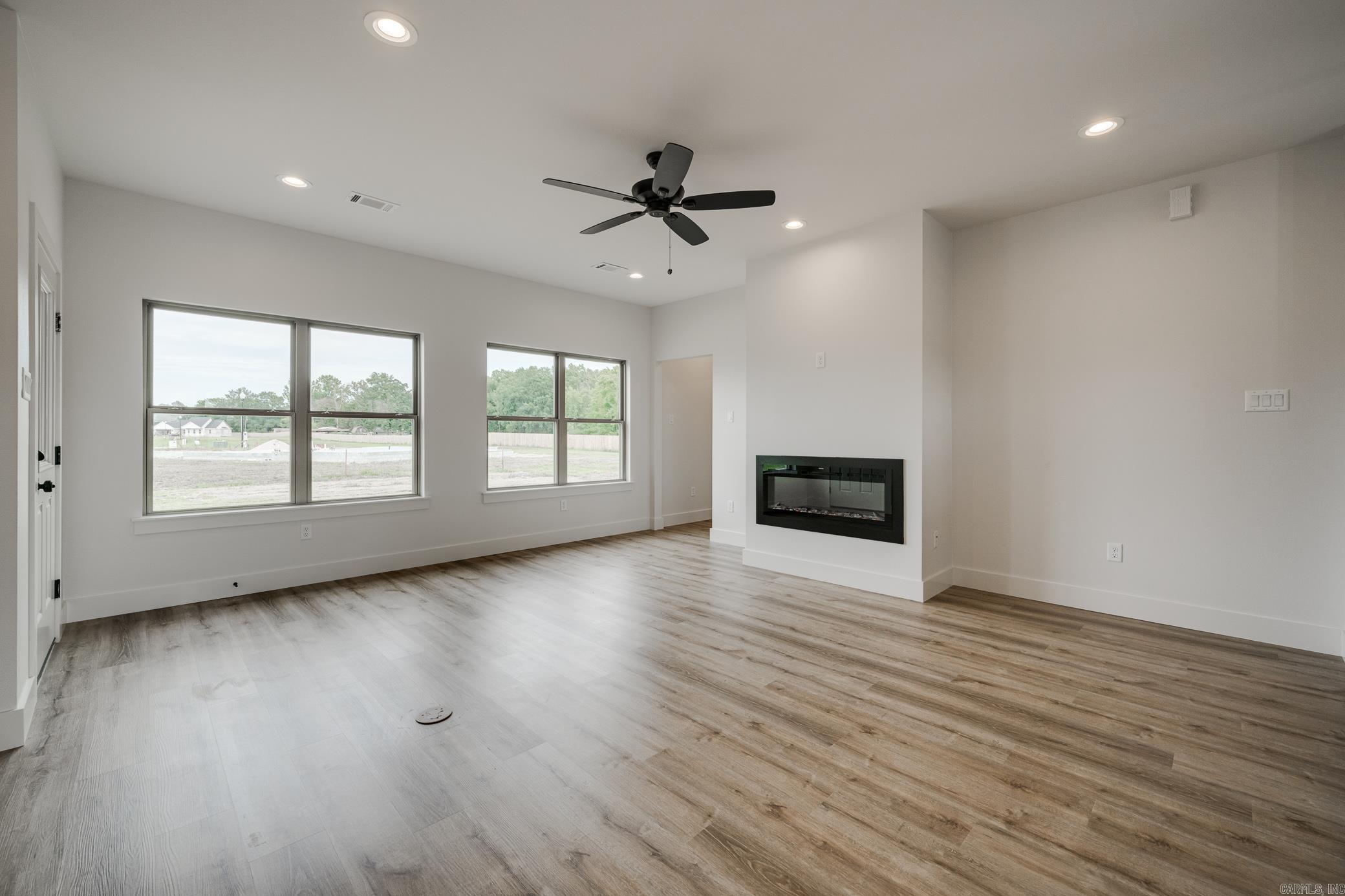 EAST MEADOW - Residential