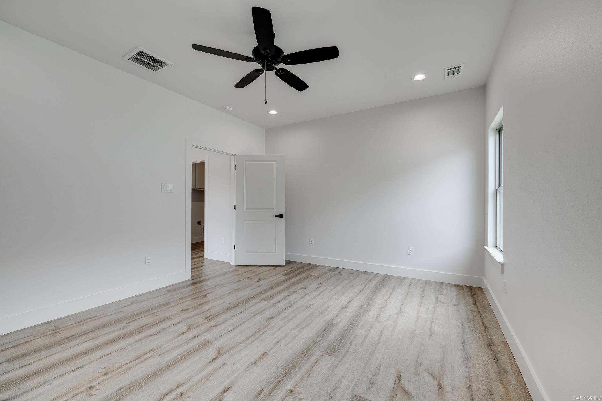 EAST MEADOW - Residential