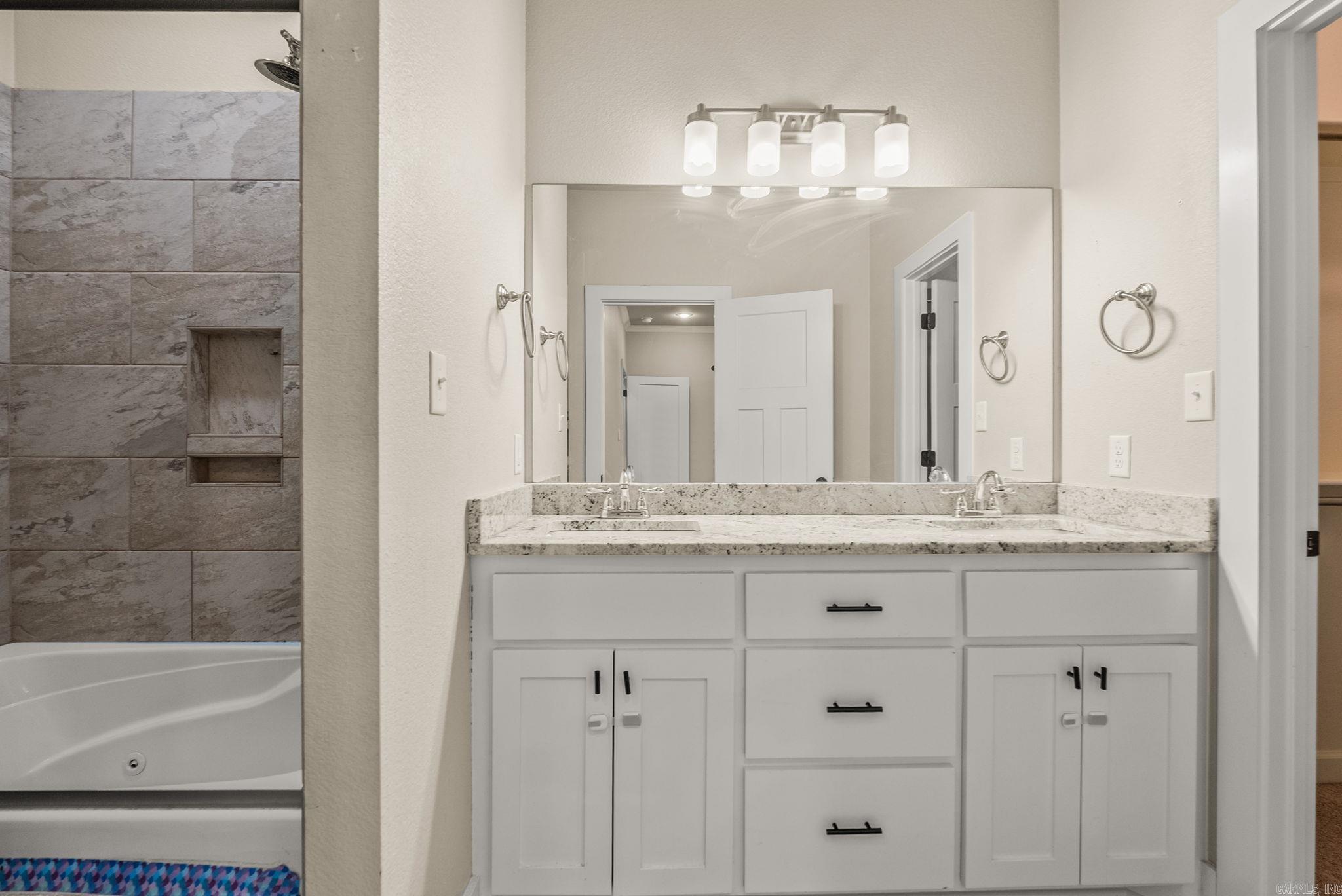 JEWELS ESTATES - Residential