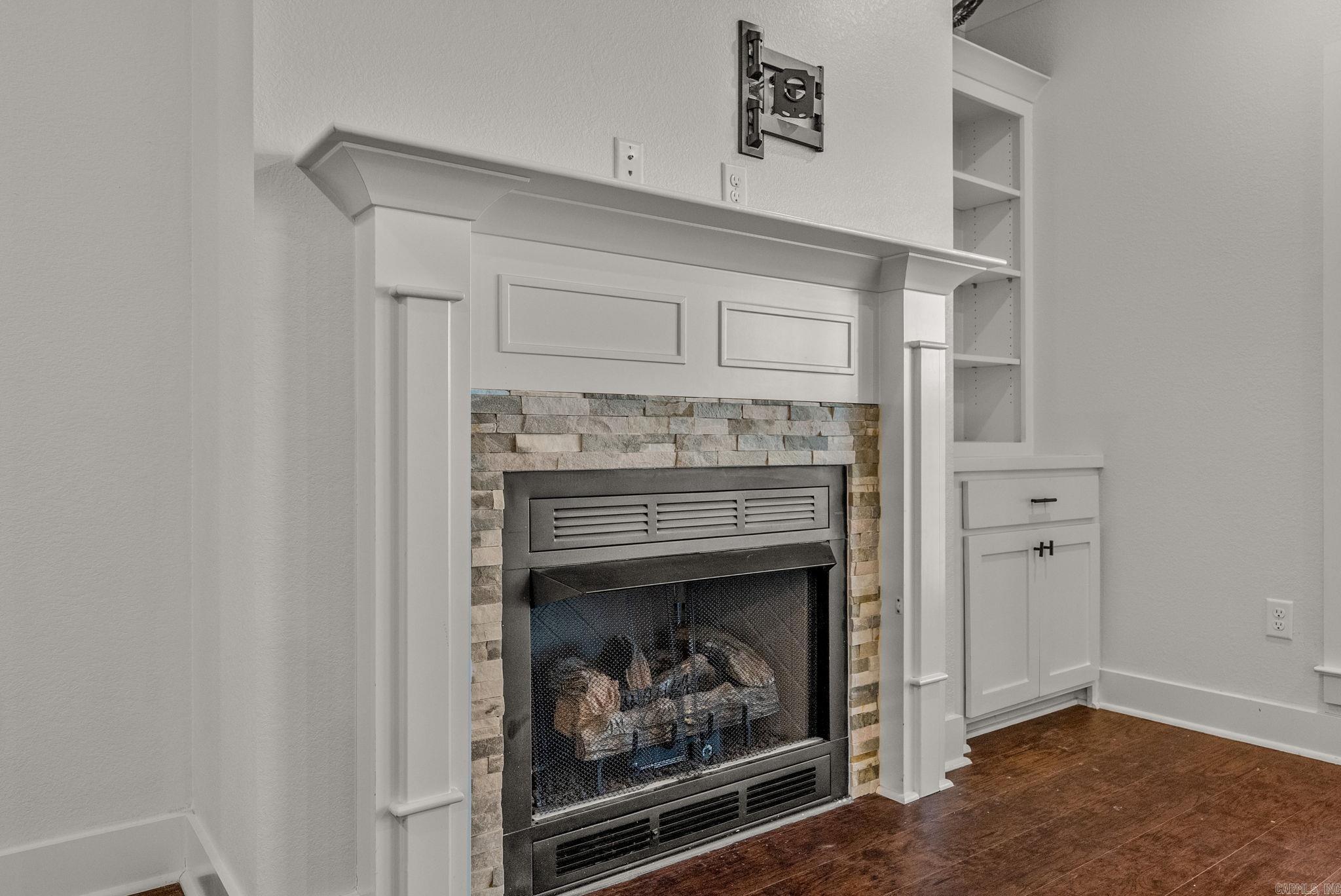 JEWELS ESTATES - Residential