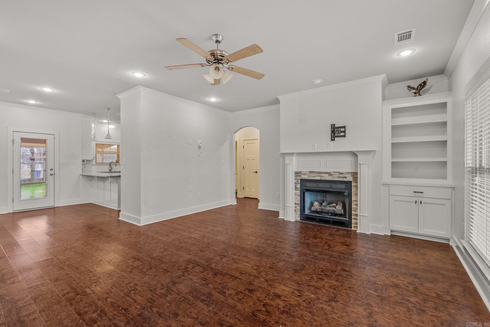 JEWELS ESTATES - Residential