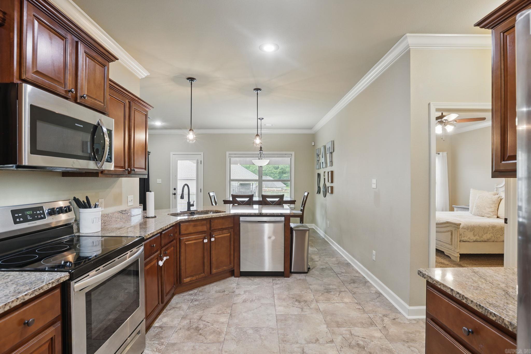 WESTERN WOODS - Residential