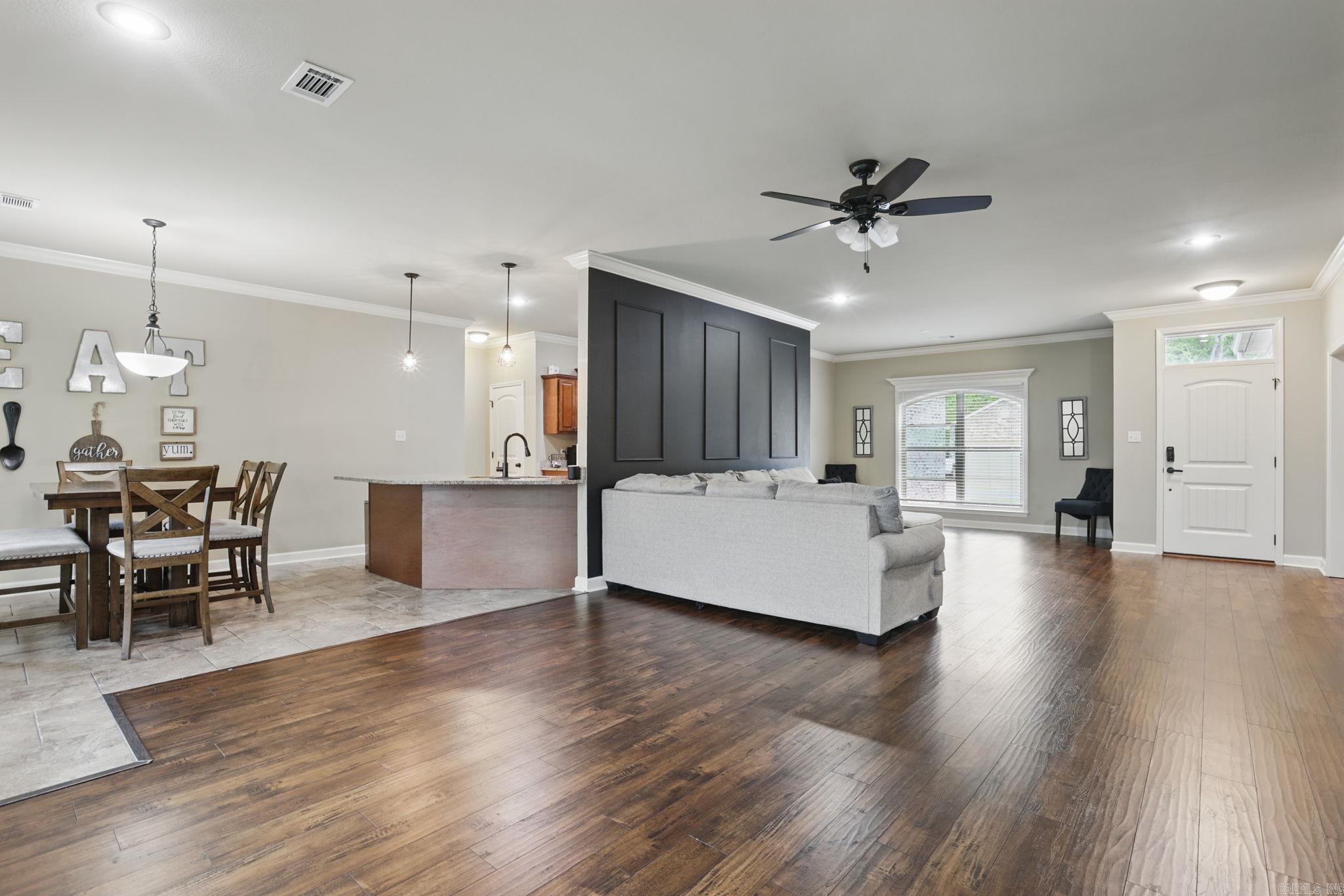 WESTERN WOODS - Residential