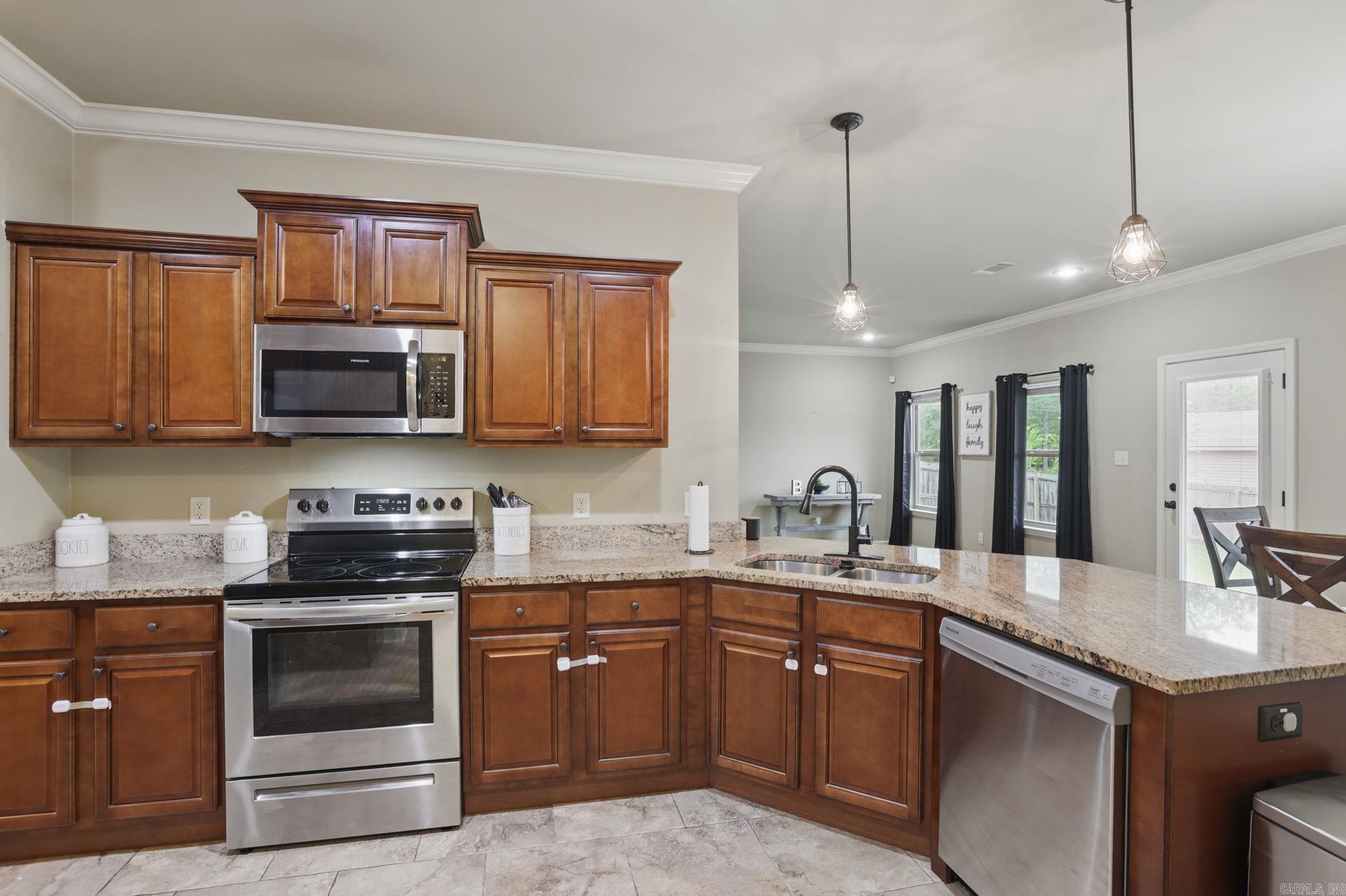 WESTERN WOODS - Residential