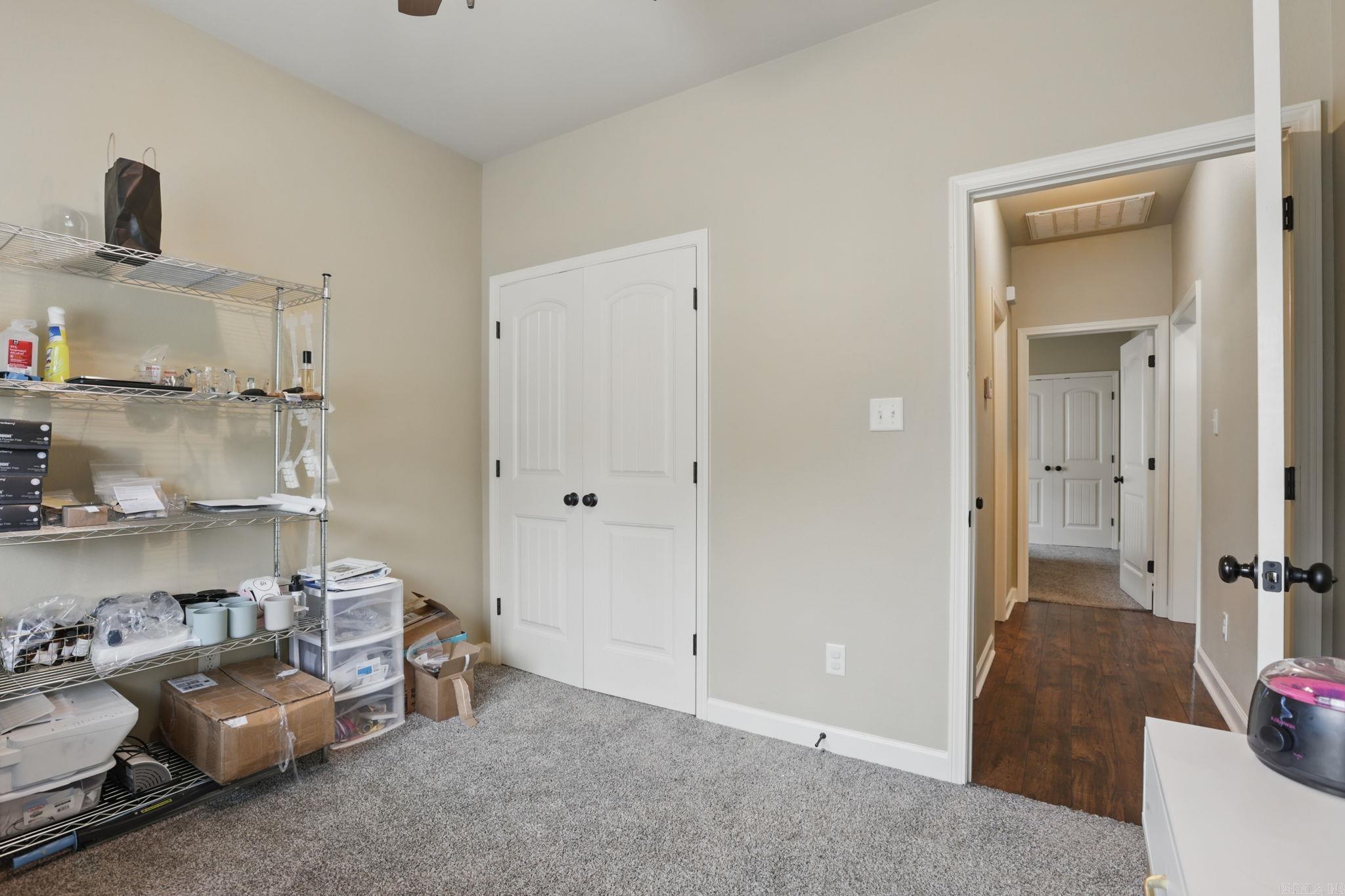 WESTERN WOODS - Residential