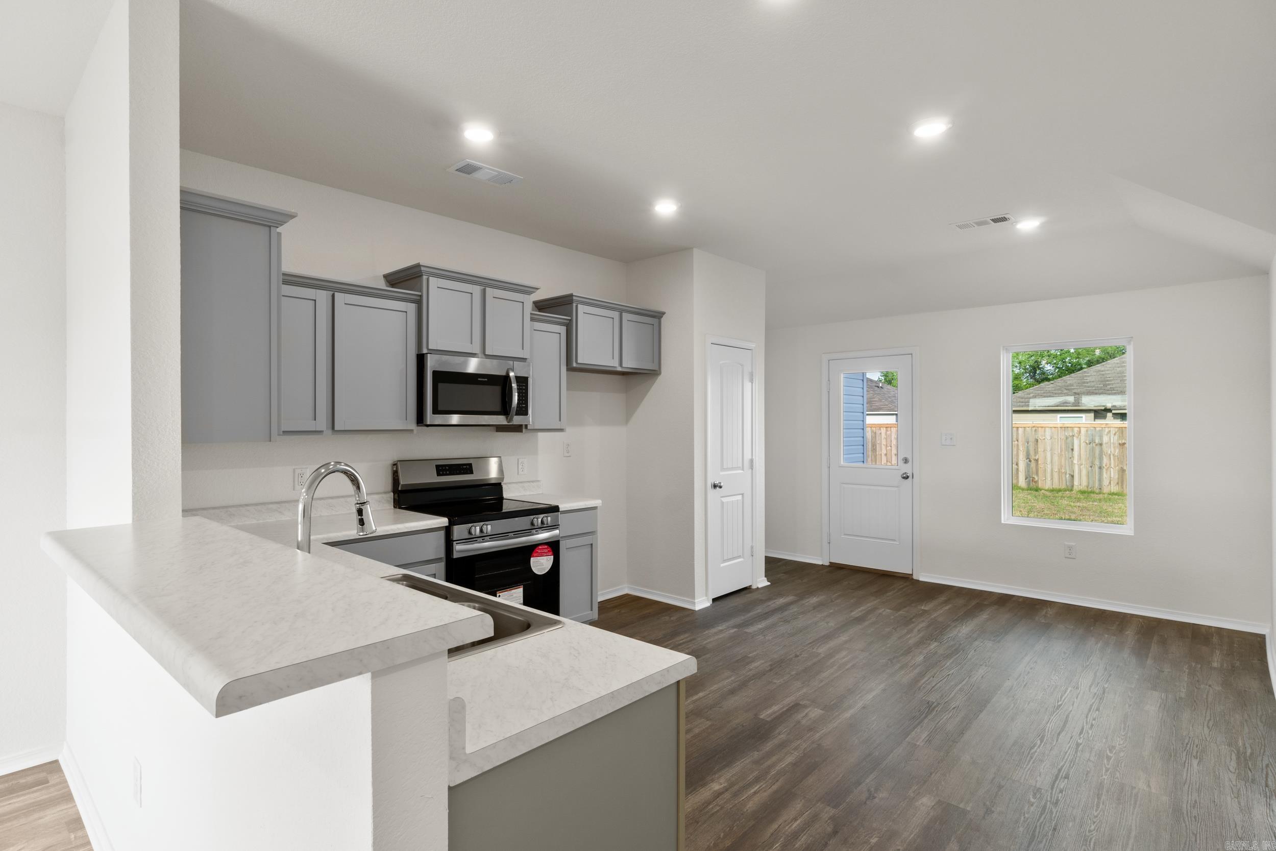 HILL FARM - Residential