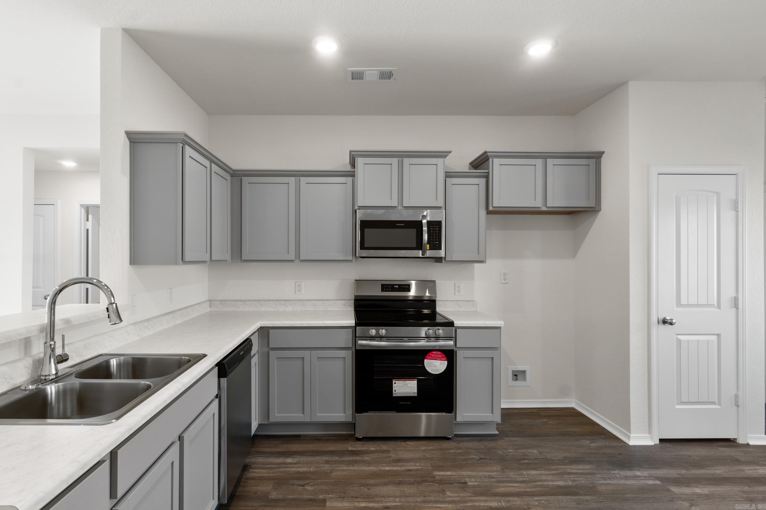 HILL FARM - Residential