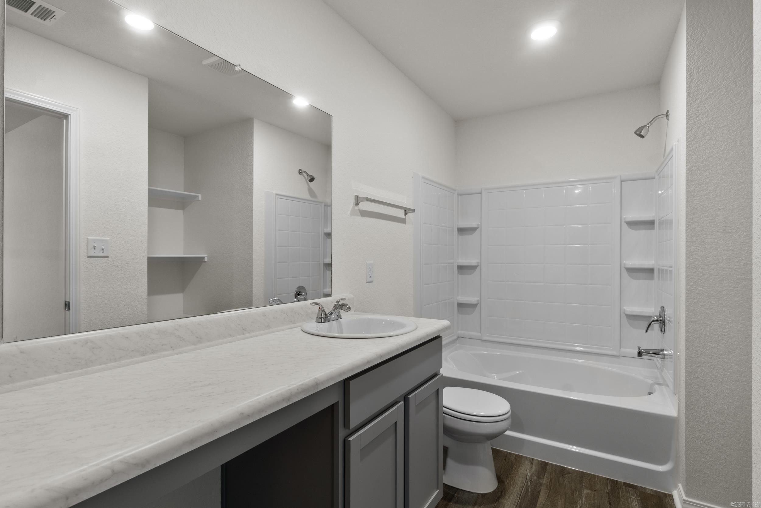 HILL FARM - Residential