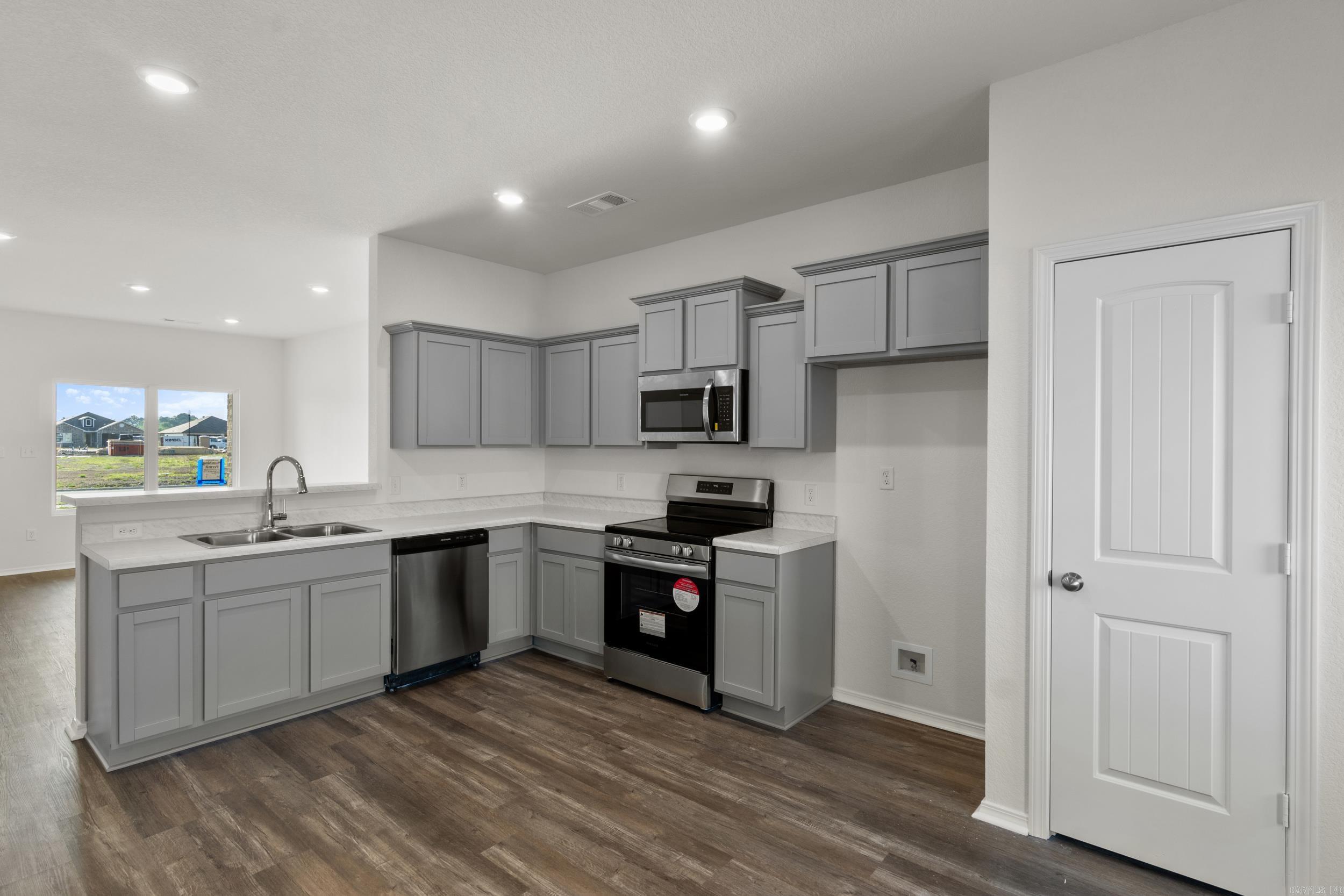 HILL FARM - Residential