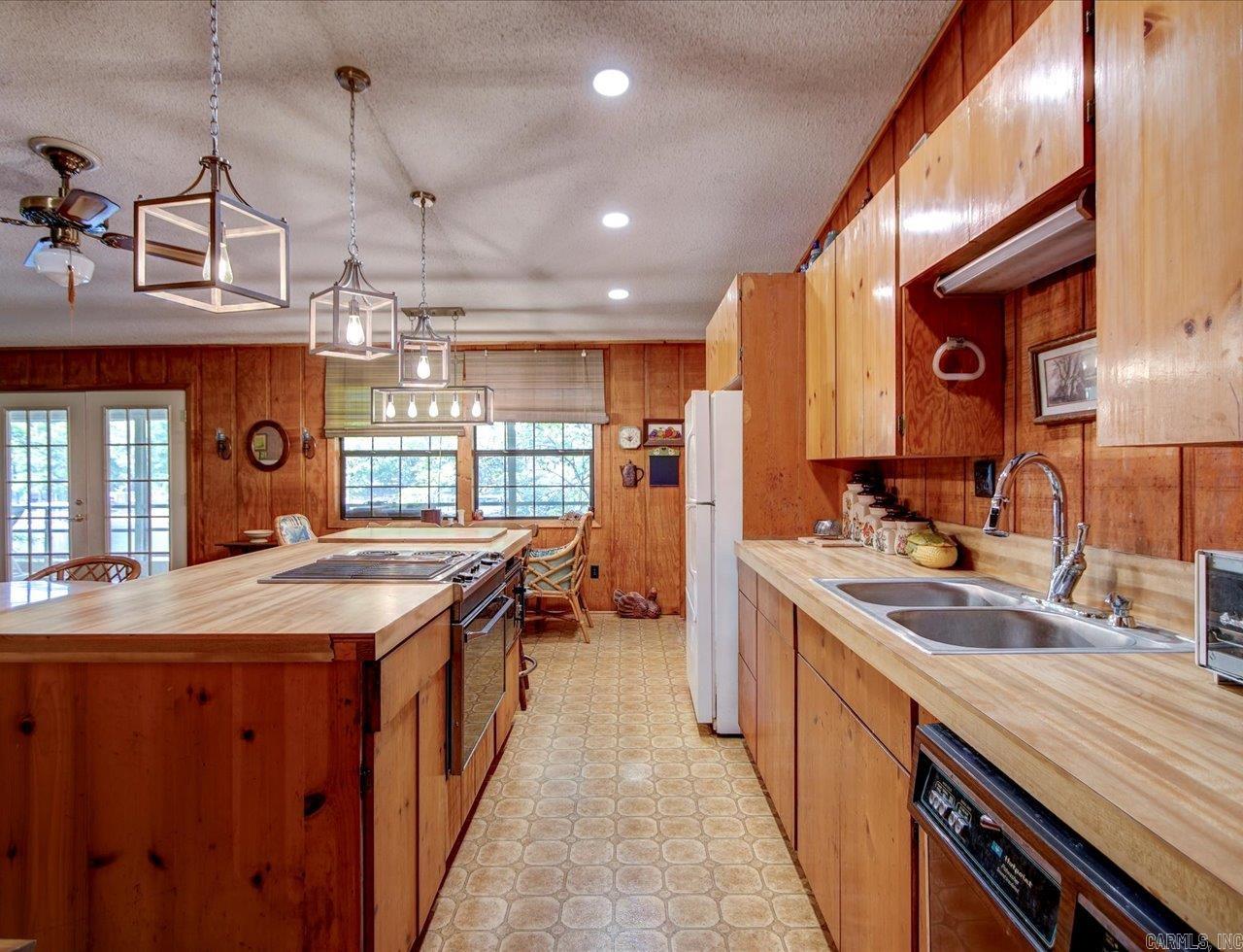 CATHERINE COVE - Residential