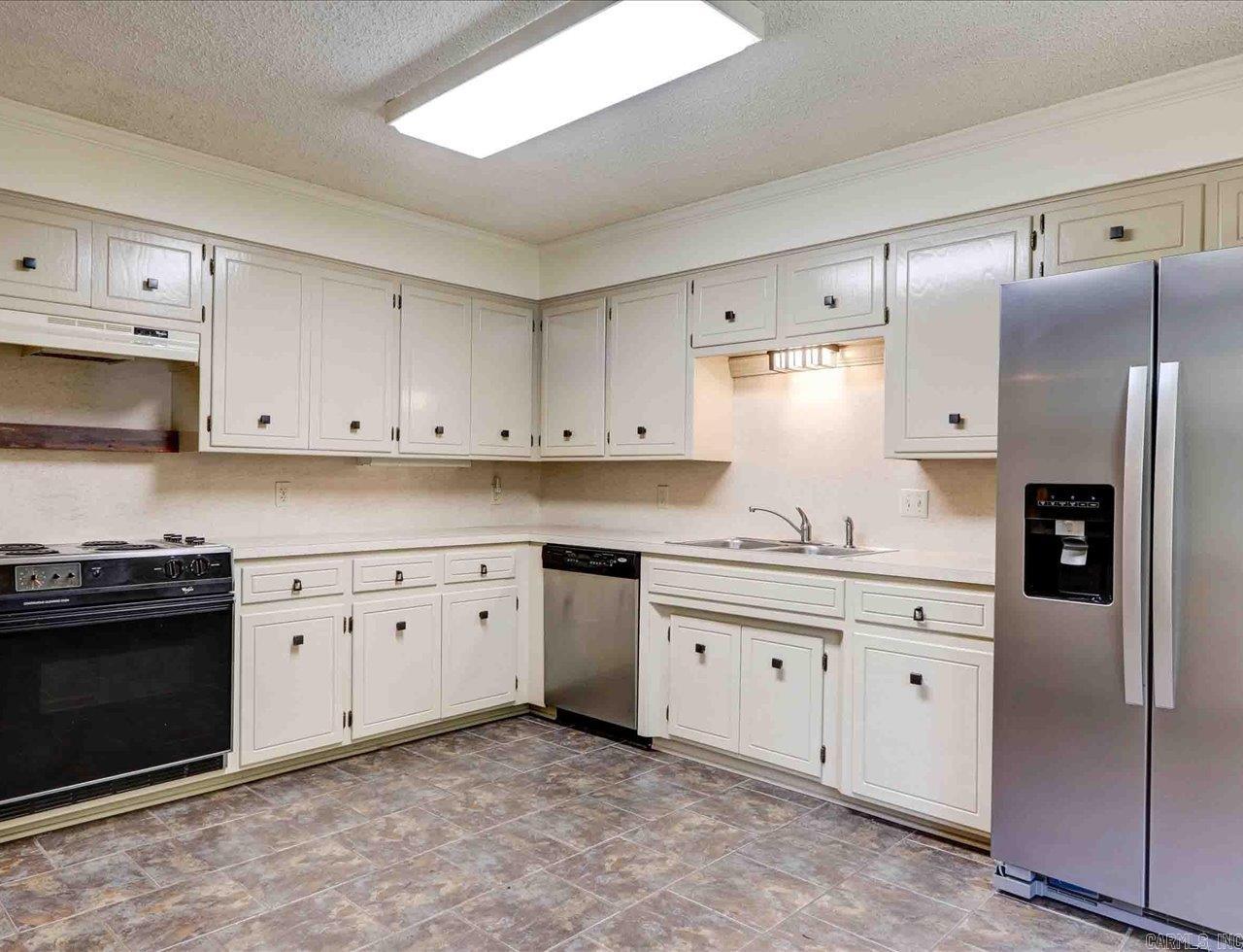 OAKLAWN VILLAGE EAST HPR - Residential
