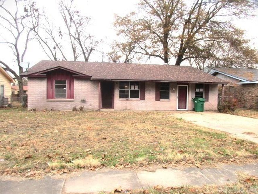 Brick/frame home in Belmont Addition.  This home has 2 living areas, 3 bedrooms and 2 baths, laundry room, fenced backyard.  Call today for your personal tour. Taxes are before Homestead Credit. *Agents See Remarks*