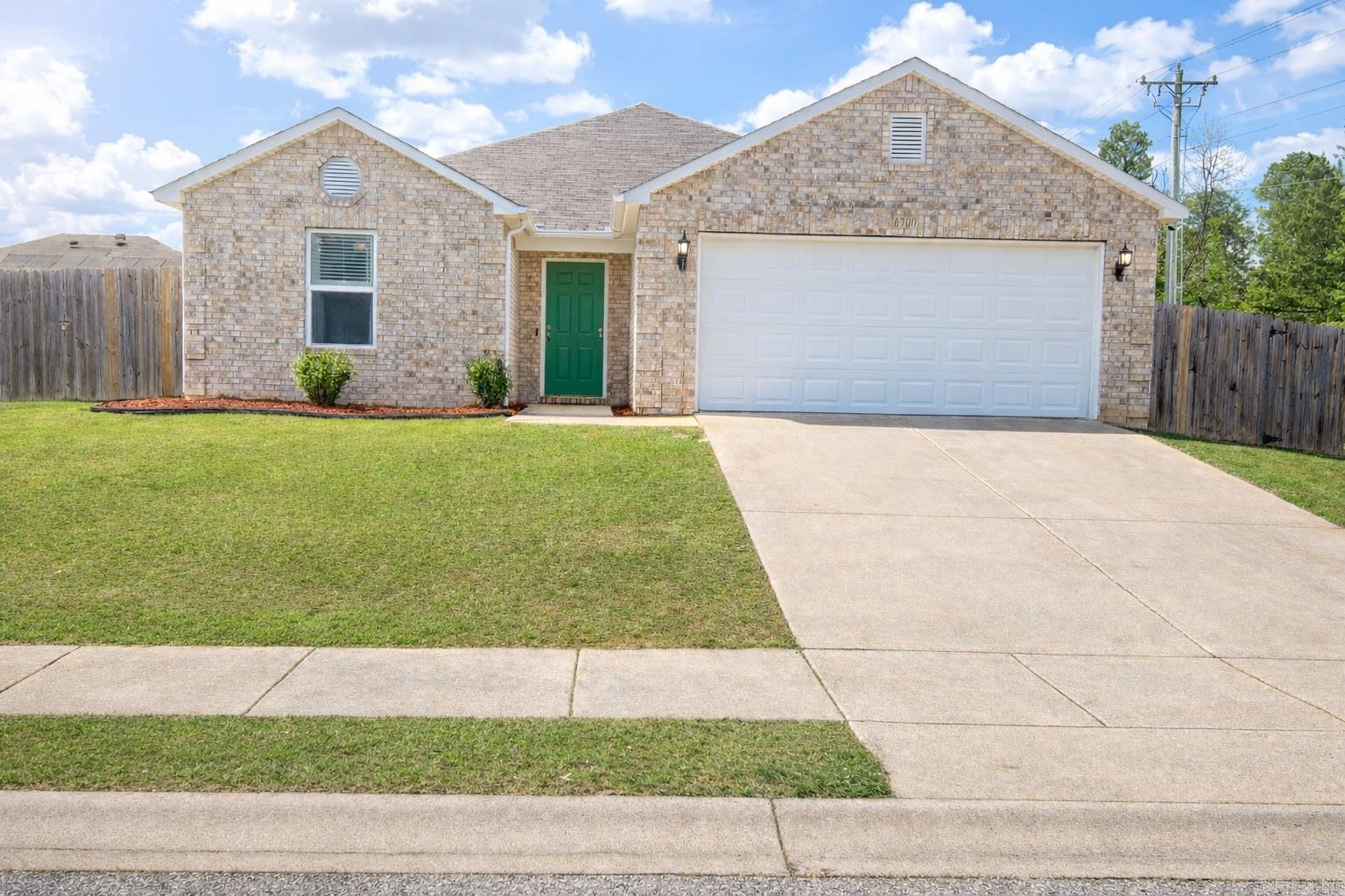 BENJAMIN GROVE - Residential