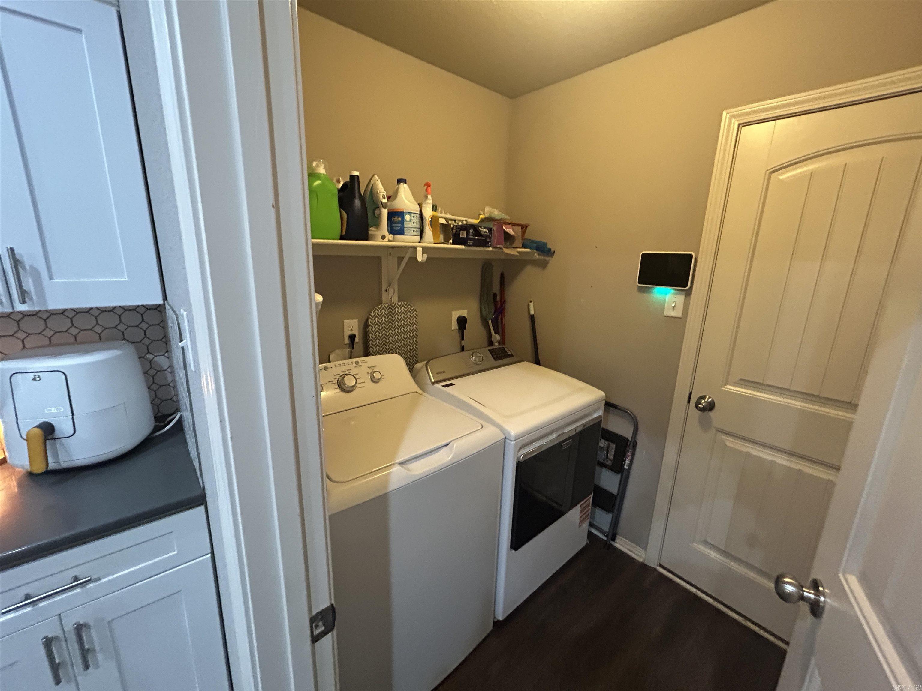 BENJAMIN GROVE - Residential