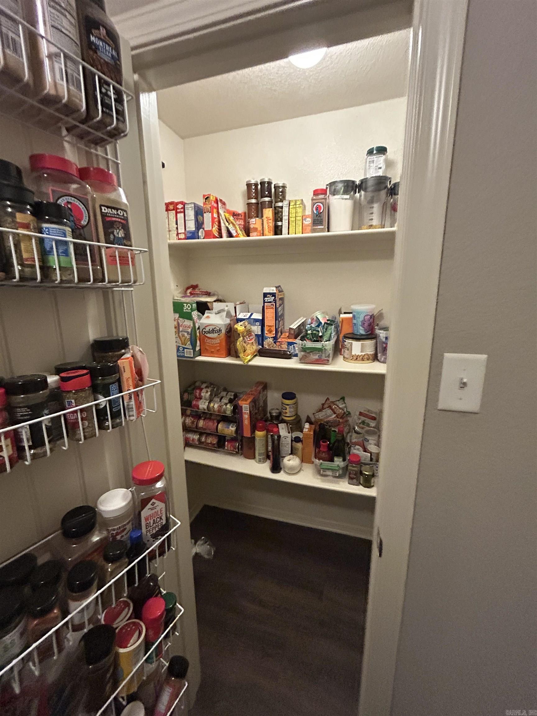 BENJAMIN GROVE - Residential