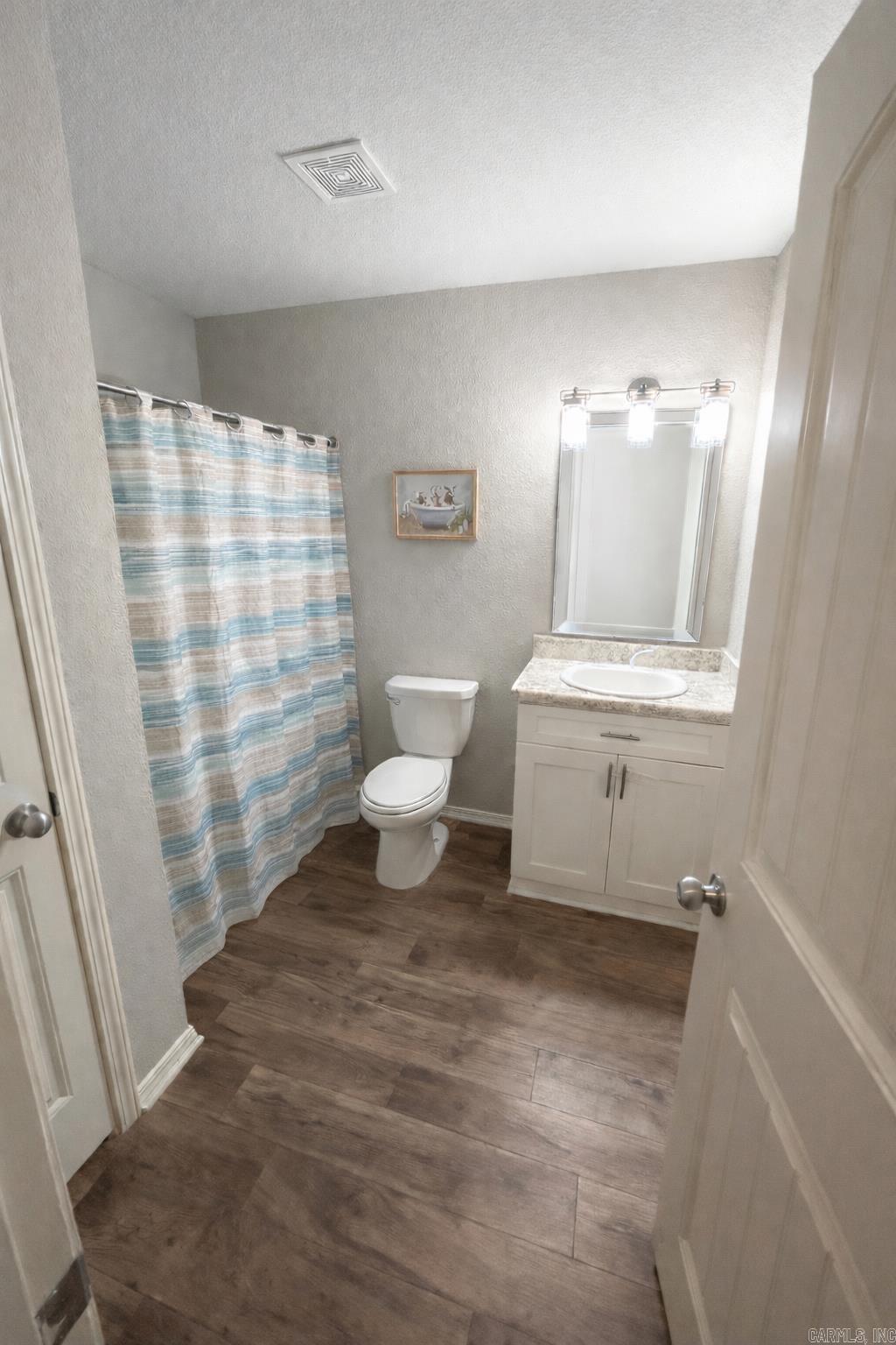 BENJAMIN GROVE - Residential