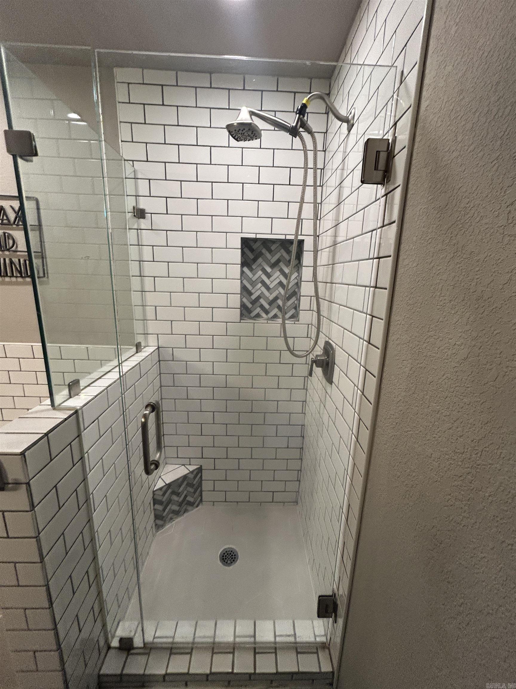 BENJAMIN GROVE - Residential