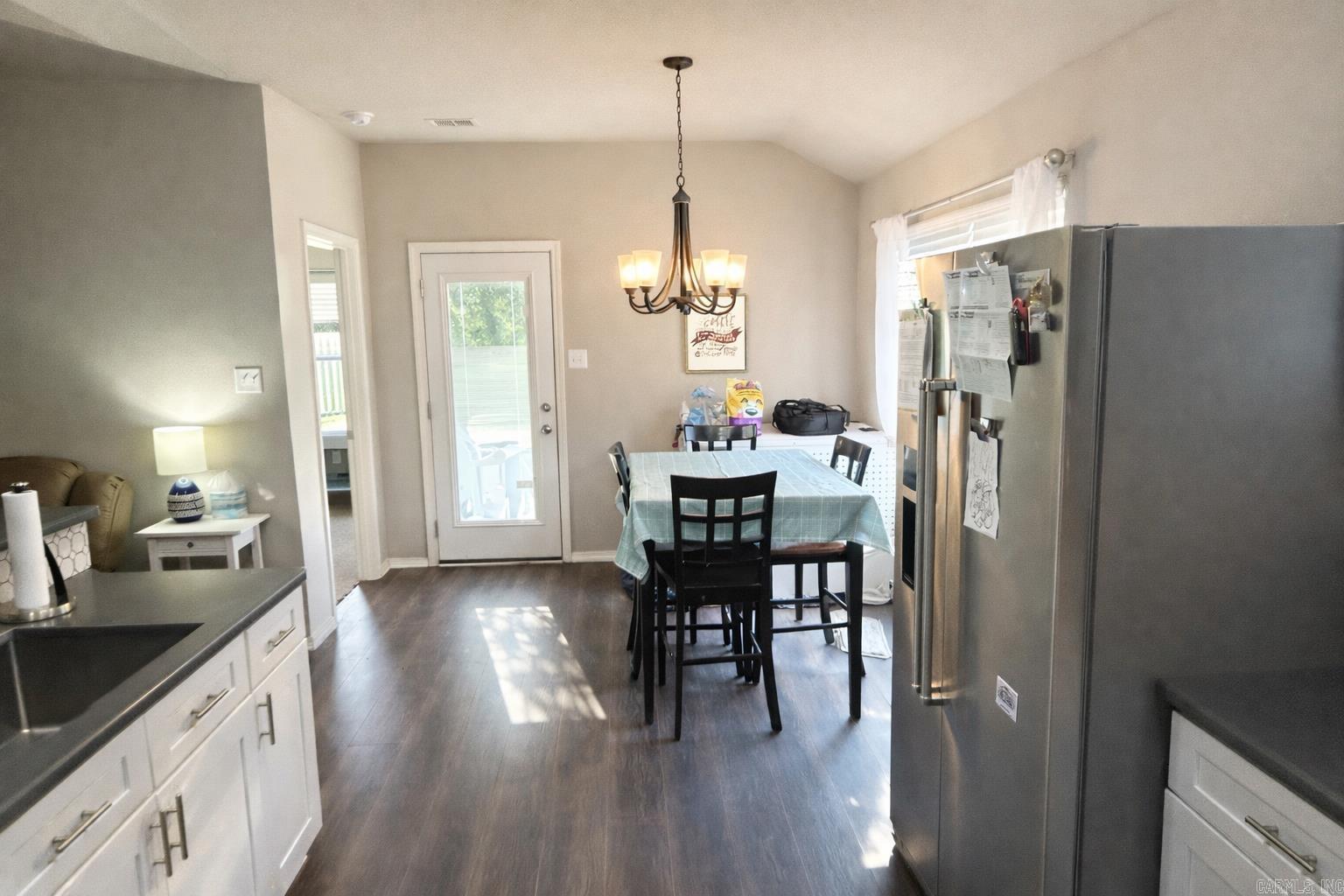 BENJAMIN GROVE - Residential