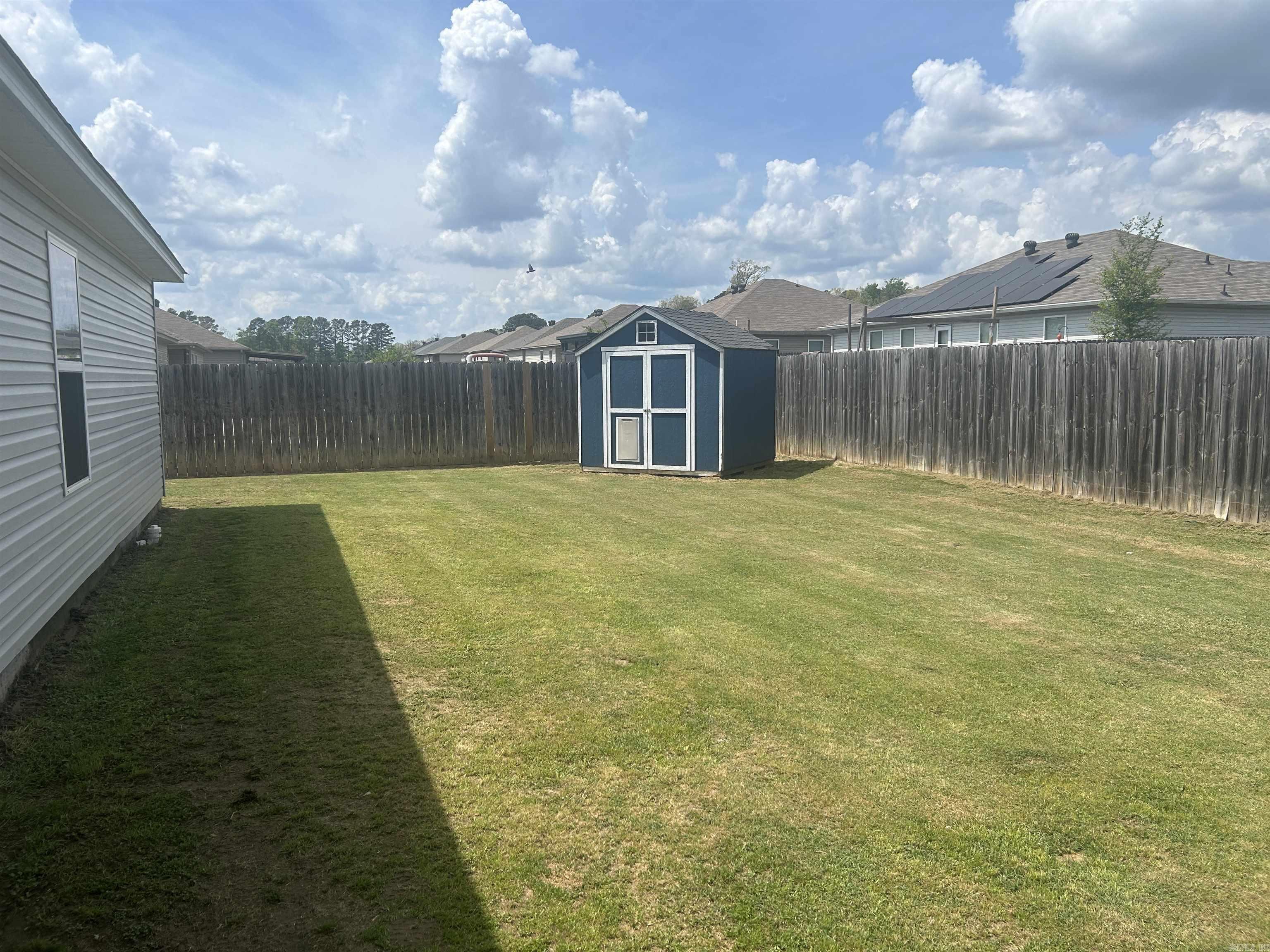 BENJAMIN GROVE - Residential