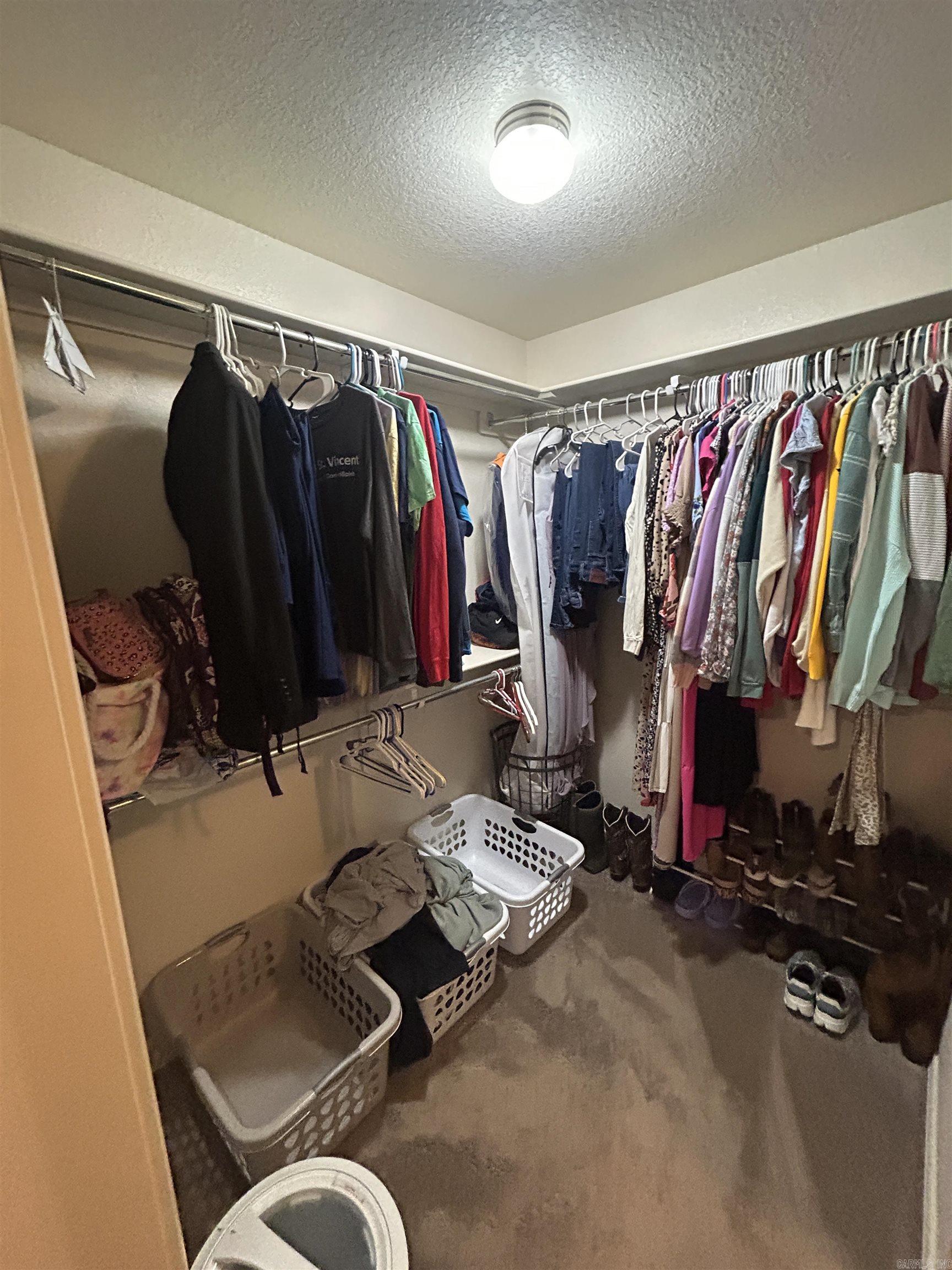 BENJAMIN GROVE - Residential