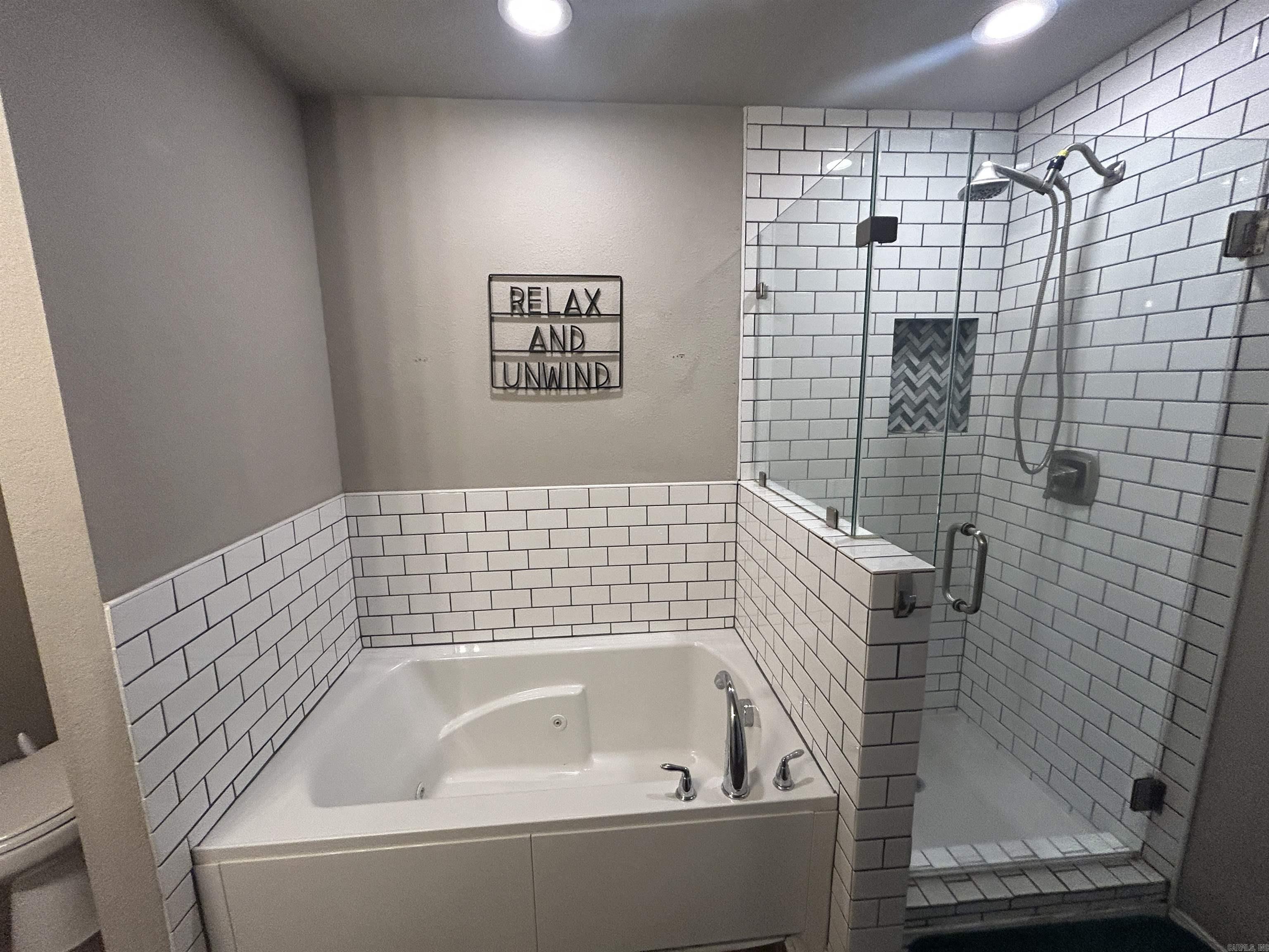 BENJAMIN GROVE - Residential