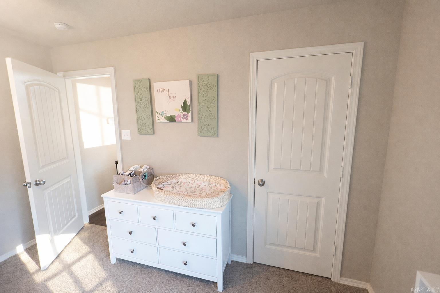 BENJAMIN GROVE - Residential