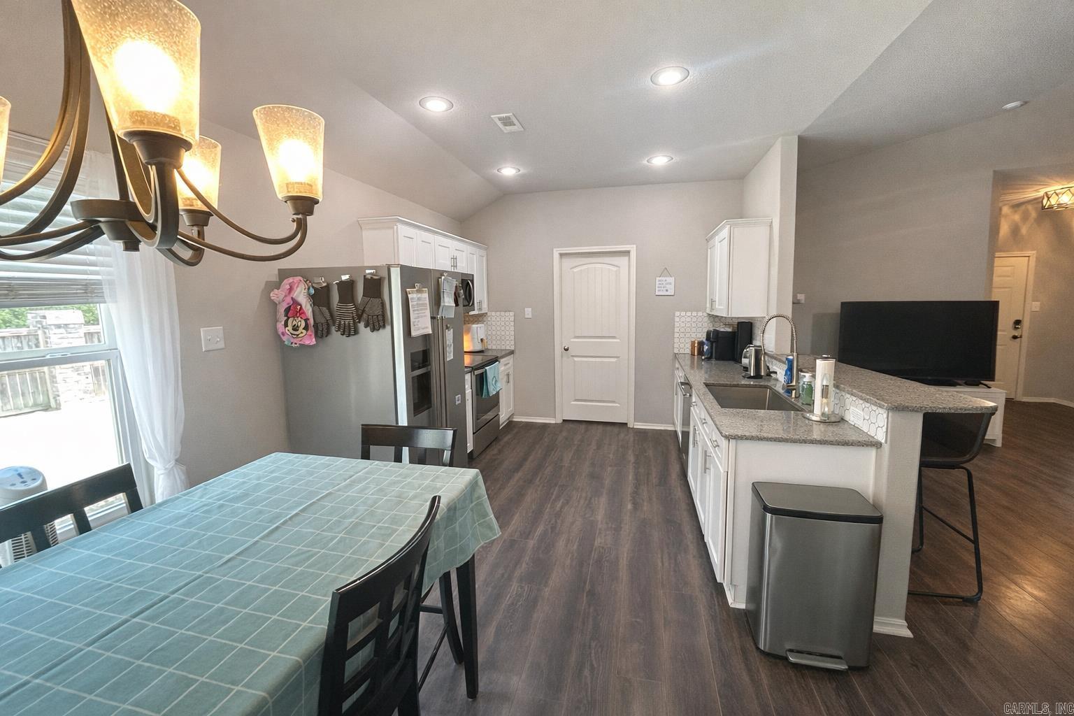 BENJAMIN GROVE - Residential