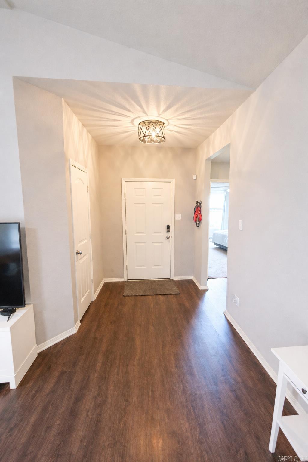 BENJAMIN GROVE - Residential