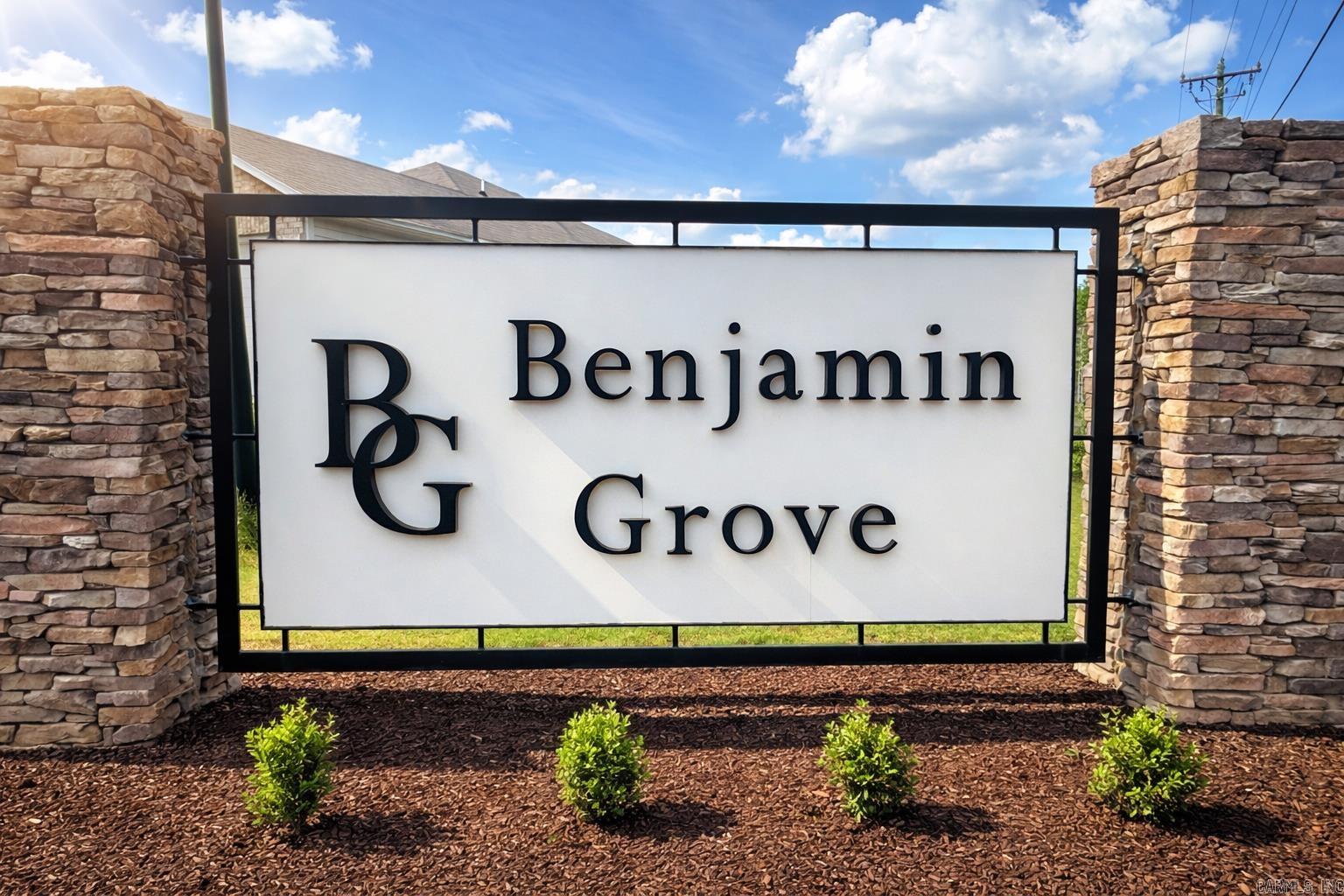 BENJAMIN GROVE - Residential