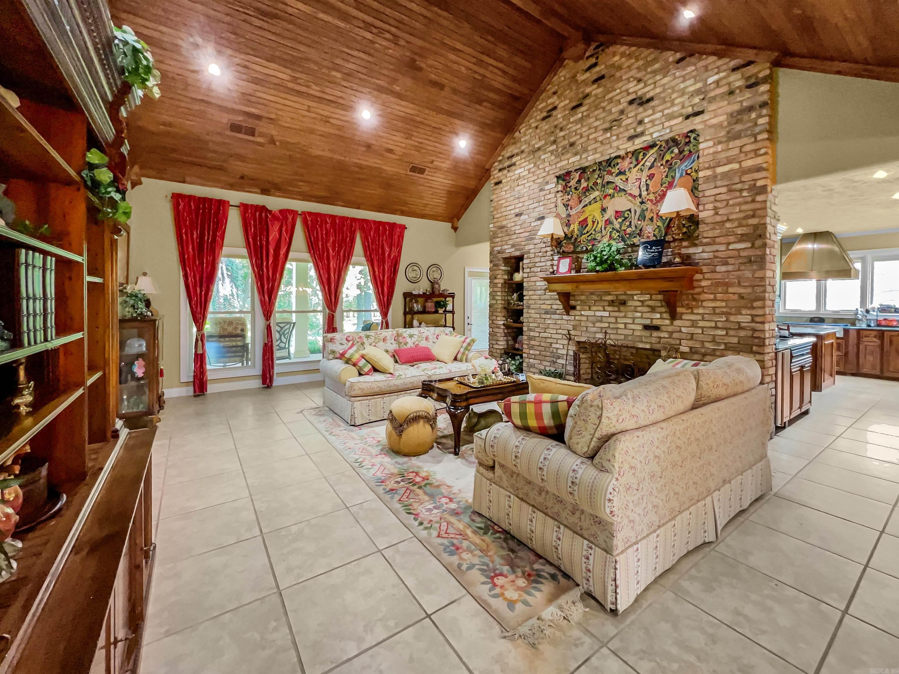 HAPPY ACRES SUB - Residential