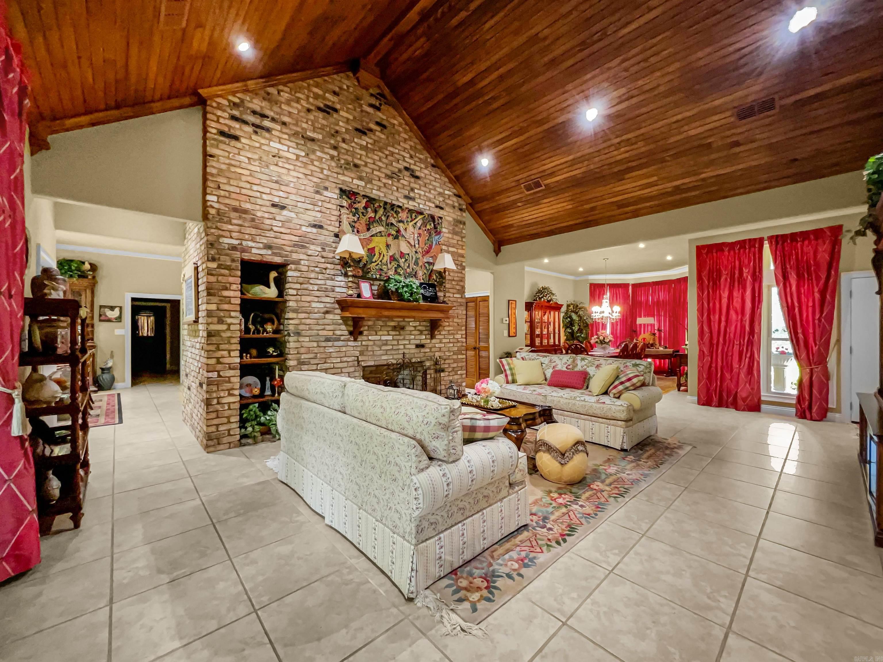 HAPPY ACRES SUB - Residential