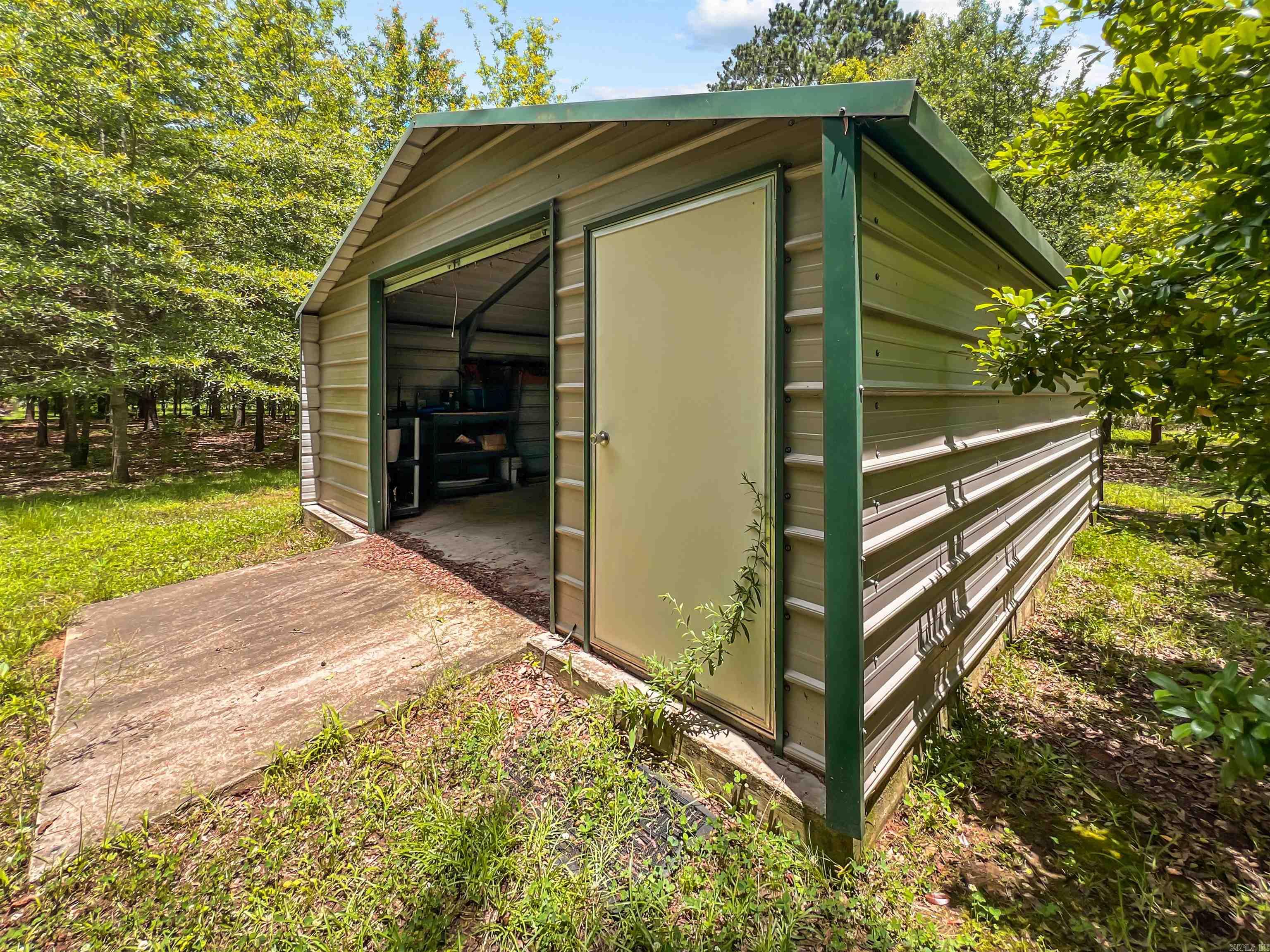 HAPPY ACRES SUB - Residential