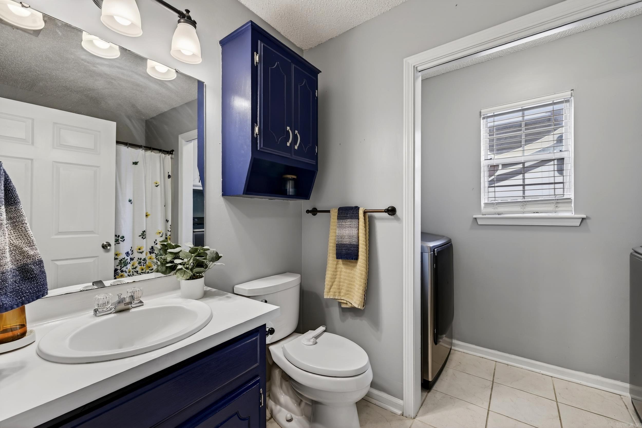 FOXWOOD J - Residential