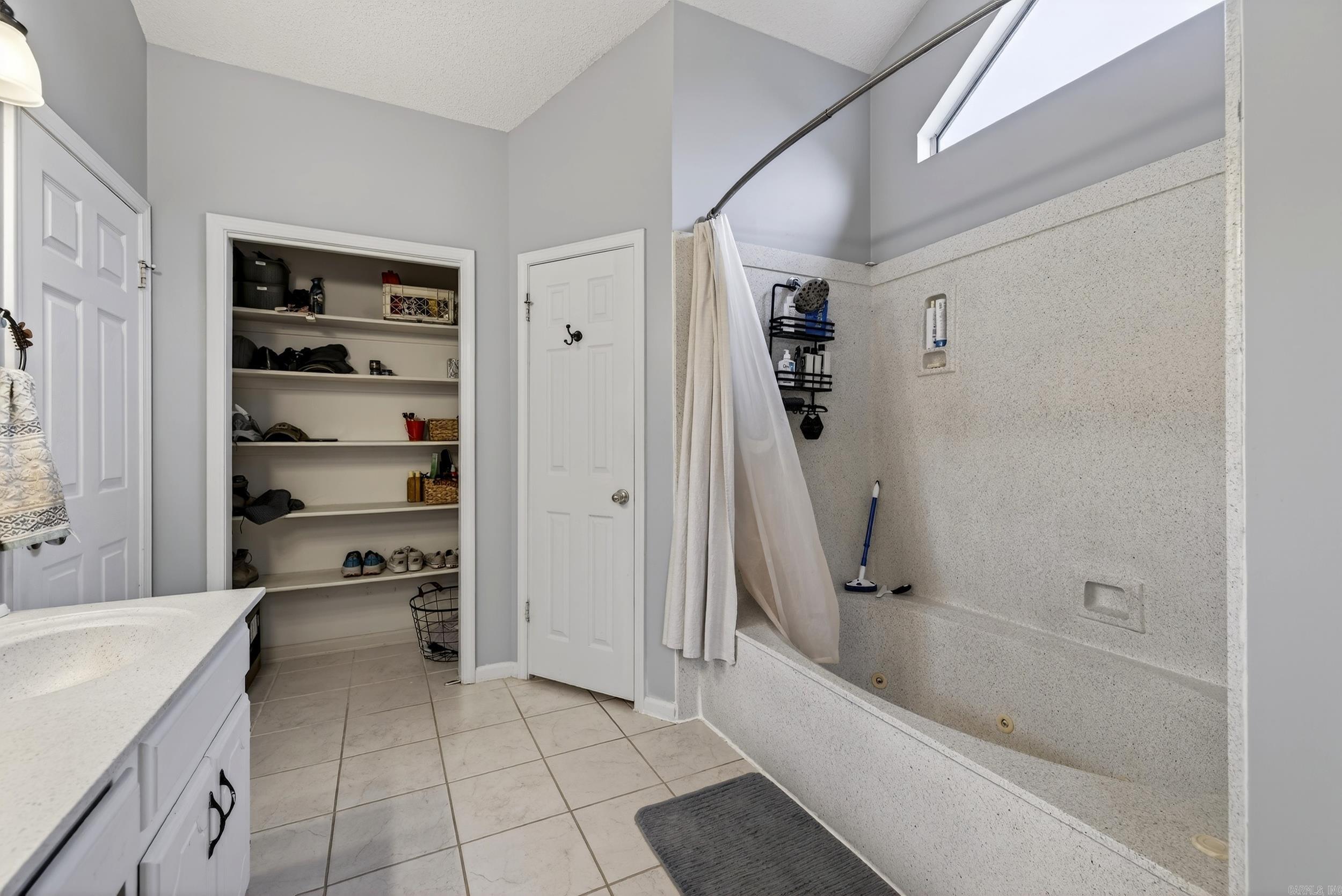 FOXWOOD J - Residential