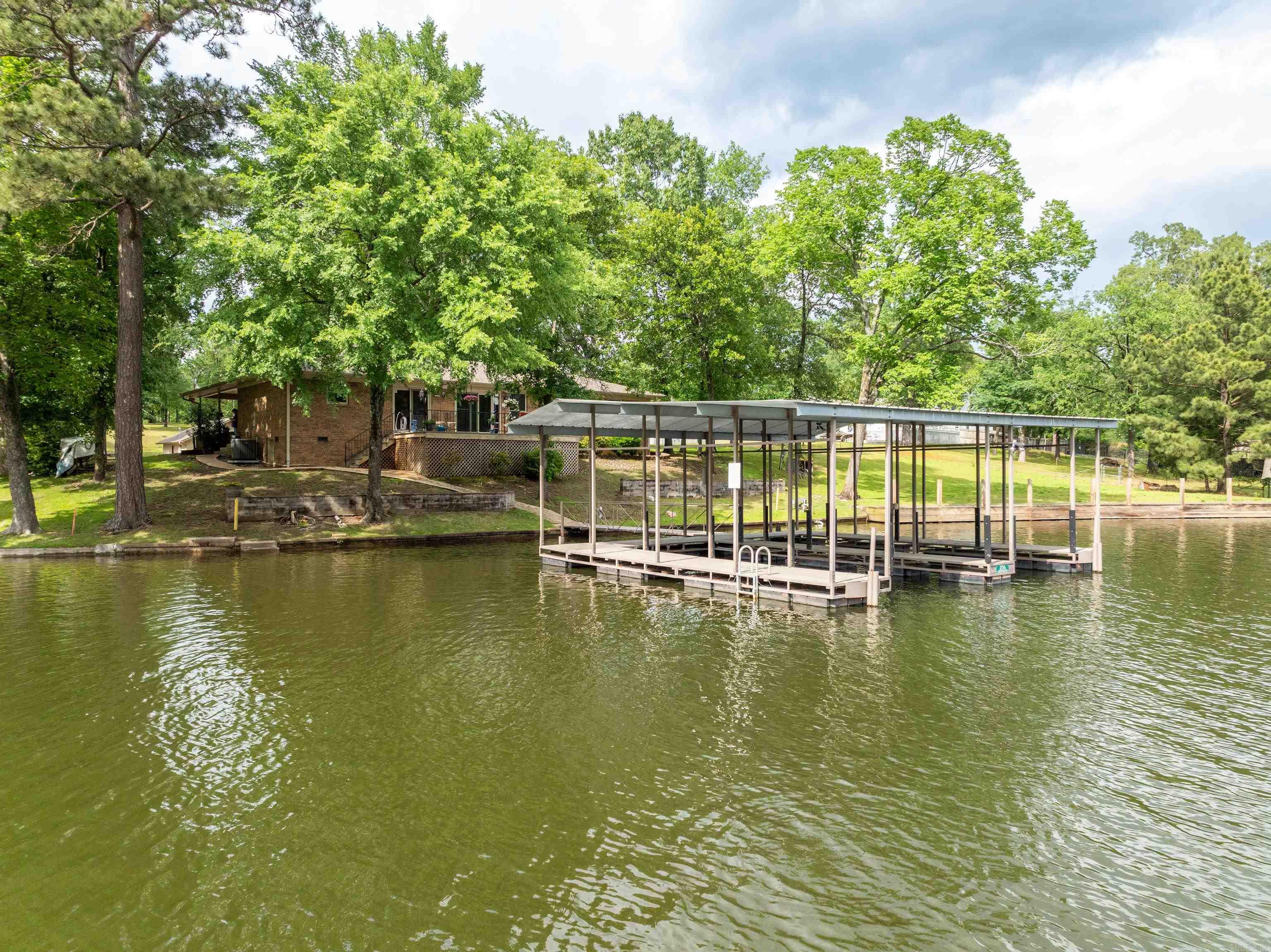 Clints Lakeshore - Residential