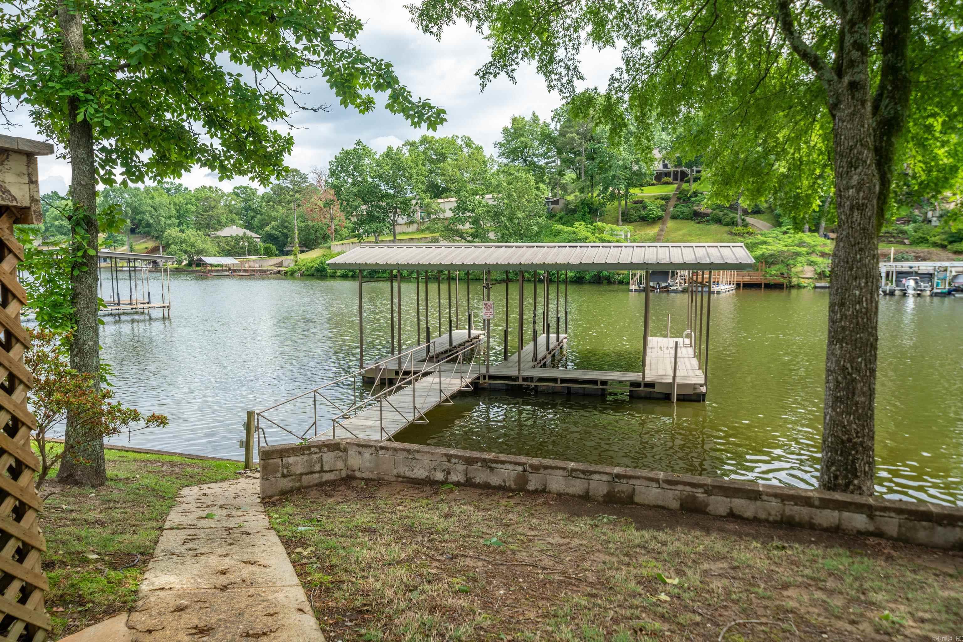 Clints Lakeshore - Residential