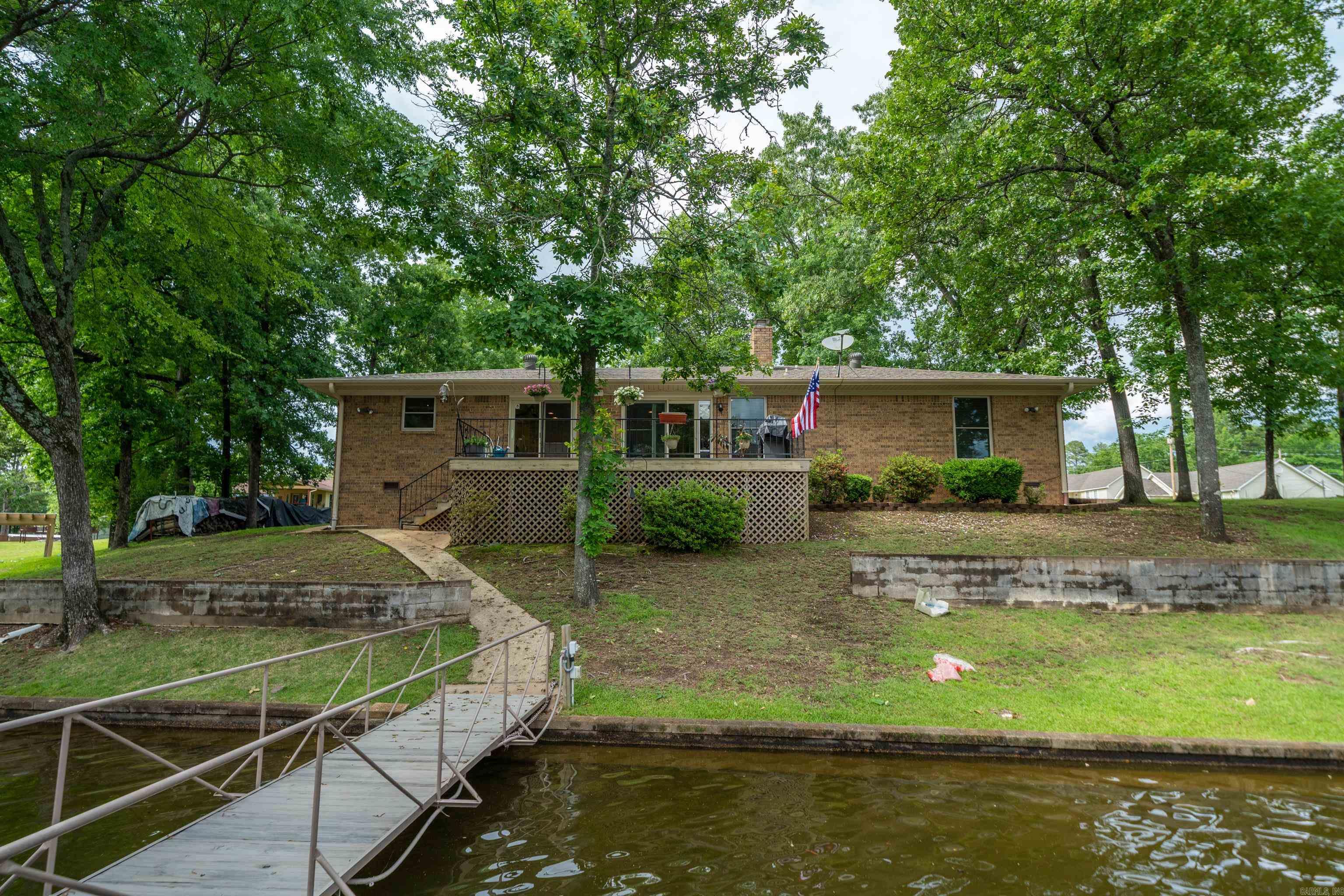 Clints Lakeshore - Residential