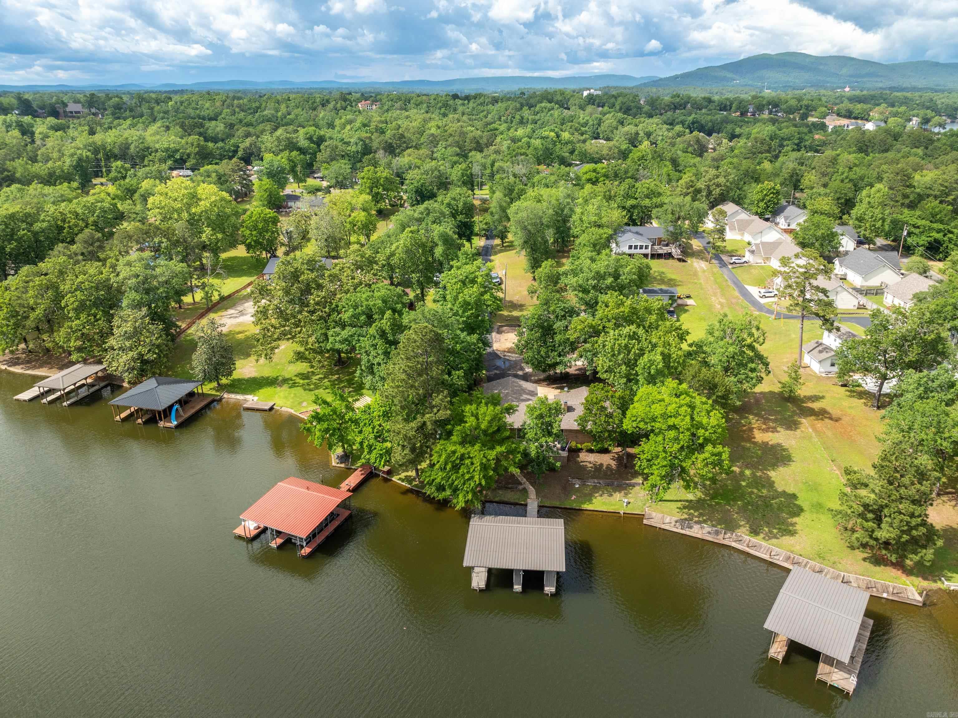 Clints Lakeshore - Residential