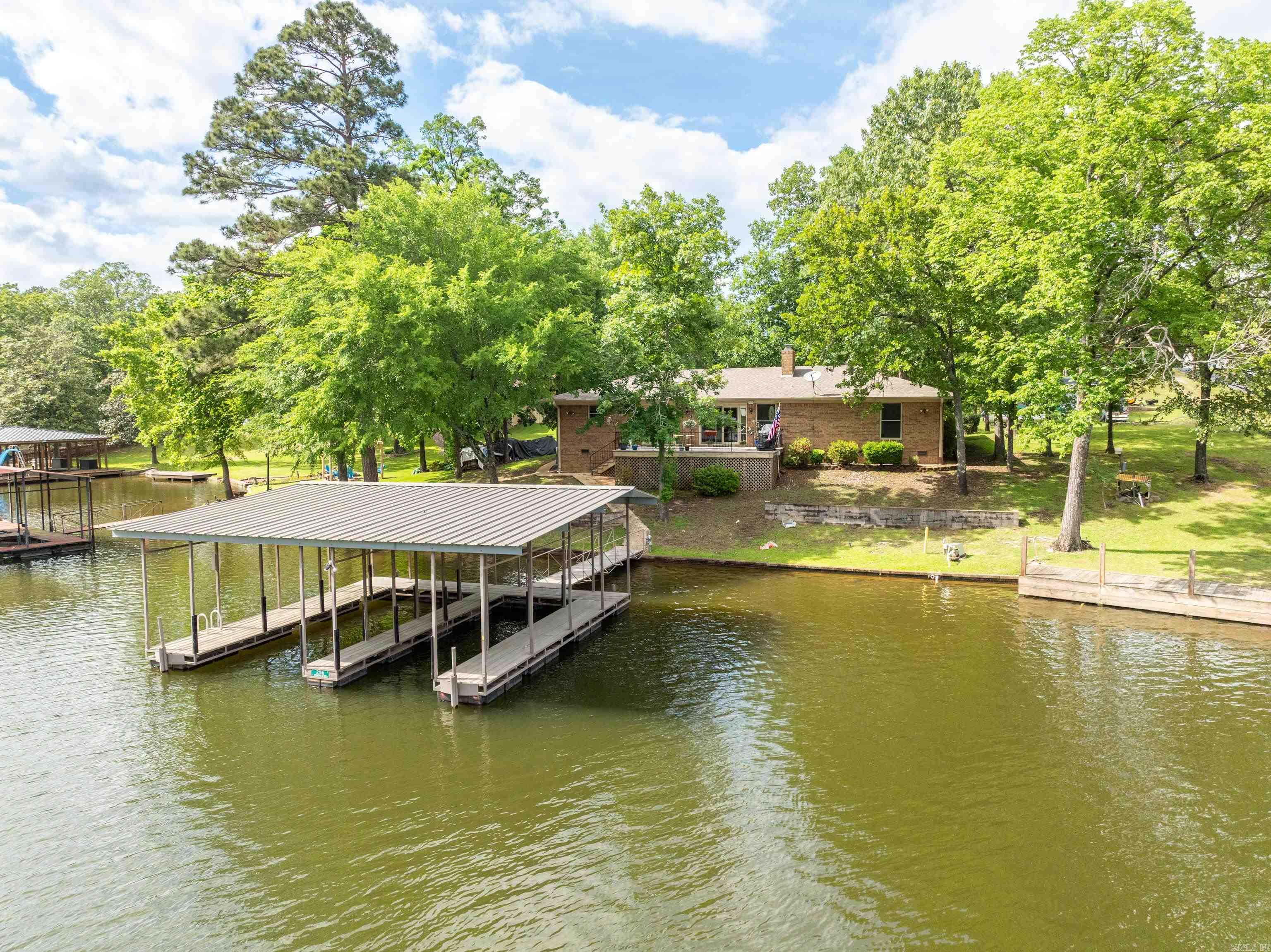 Clints Lakeshore - Residential