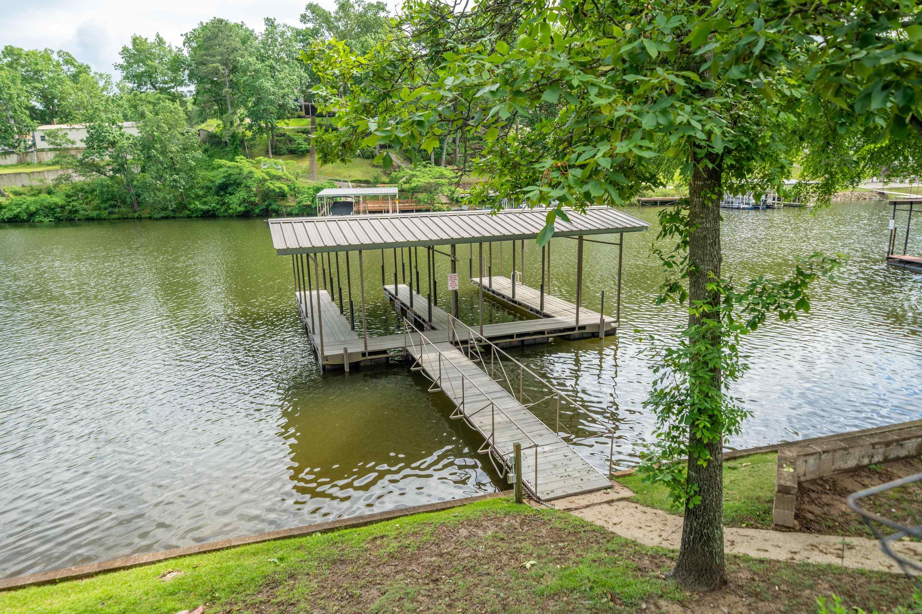 Clints Lakeshore - Residential