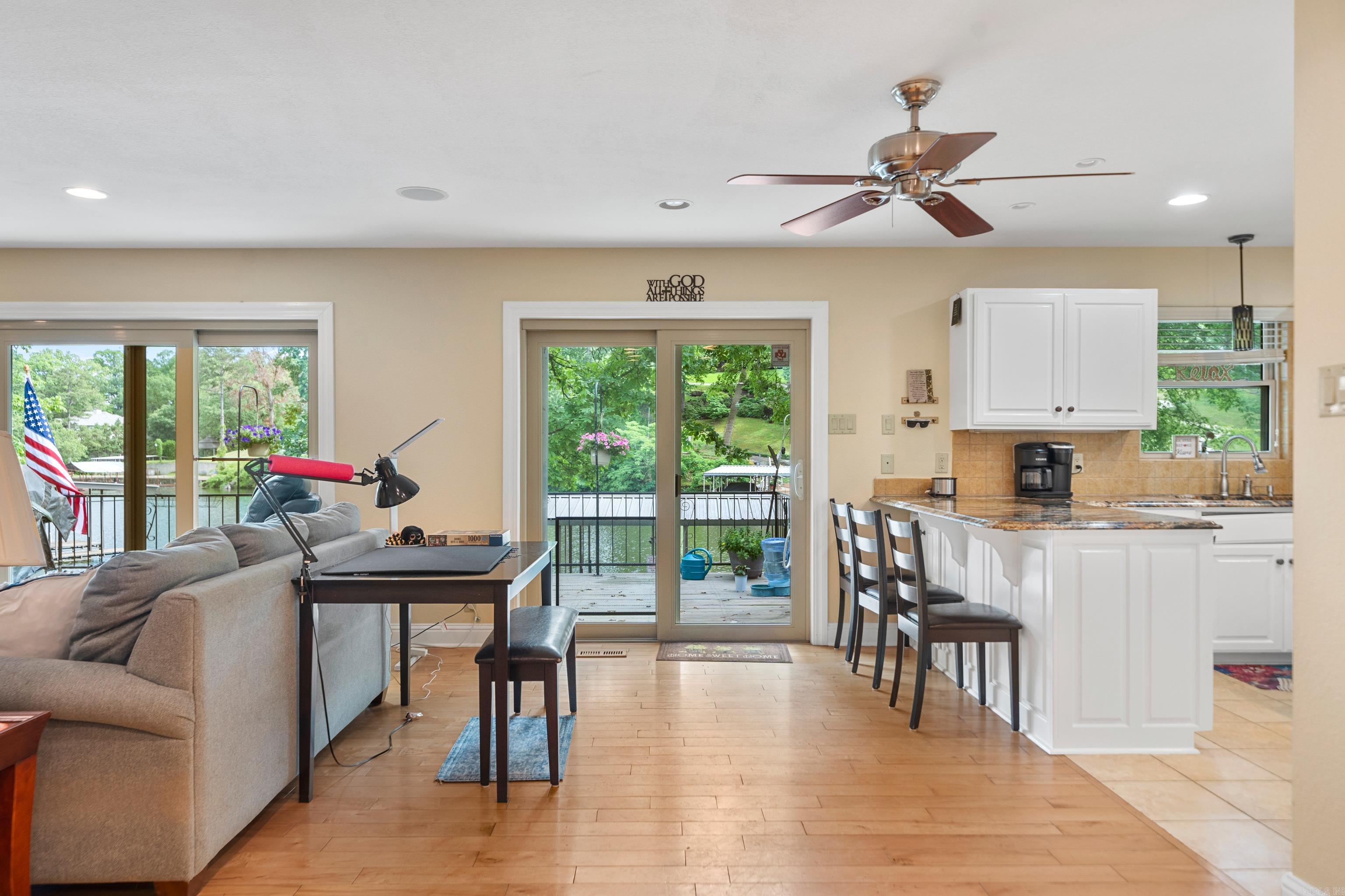 Clints Lakeshore - Residential