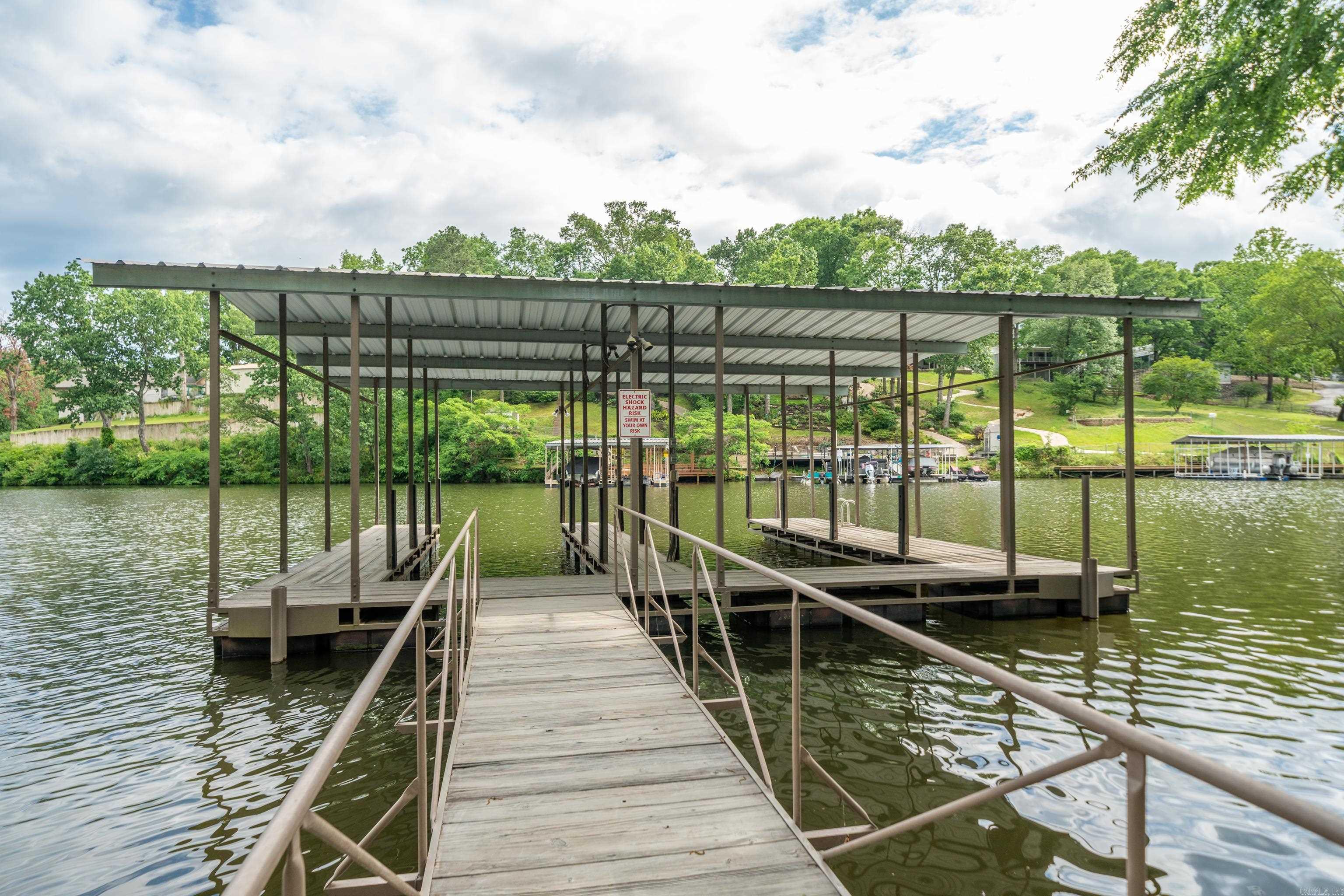 Clints Lakeshore - Residential