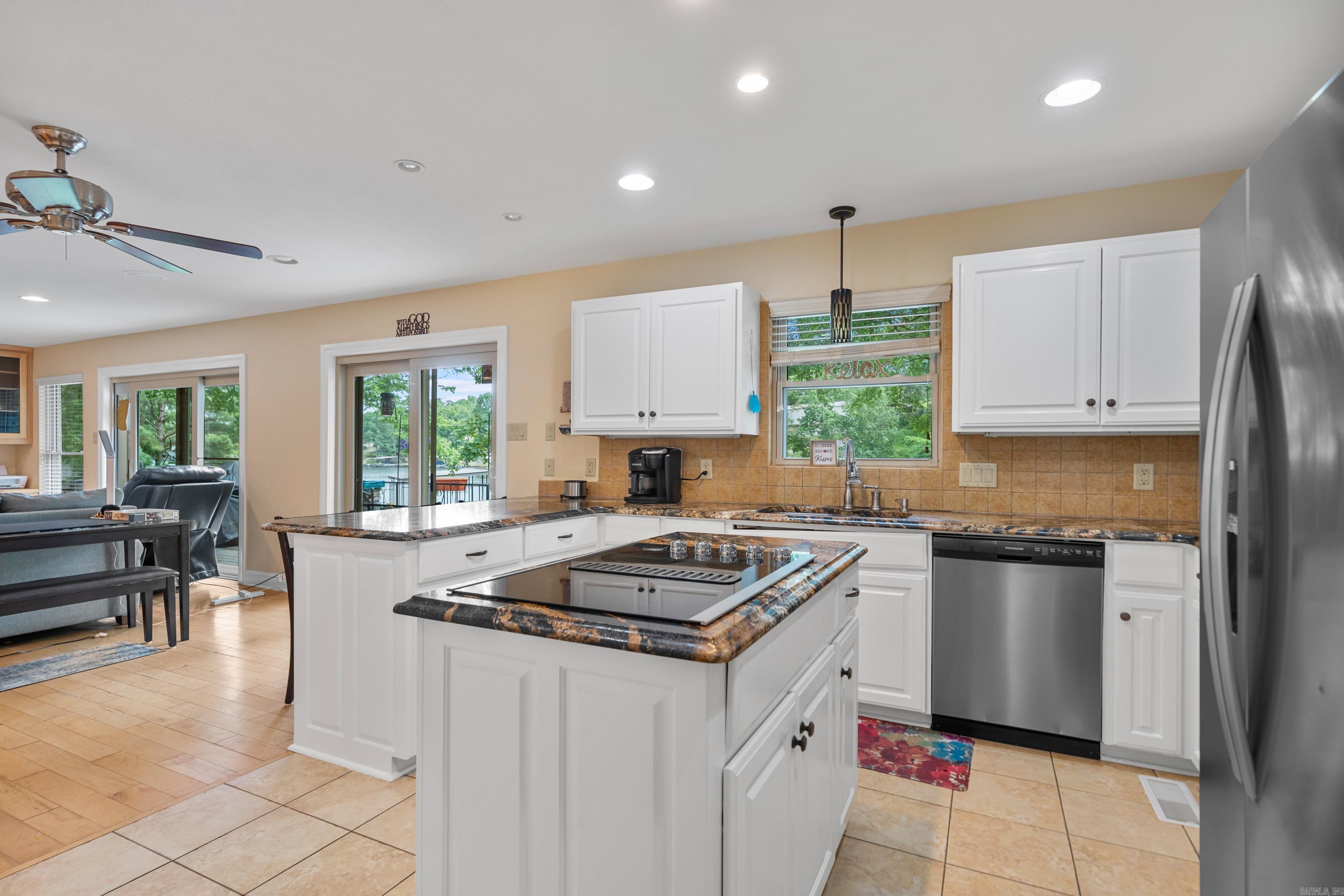 Clints Lakeshore - Residential