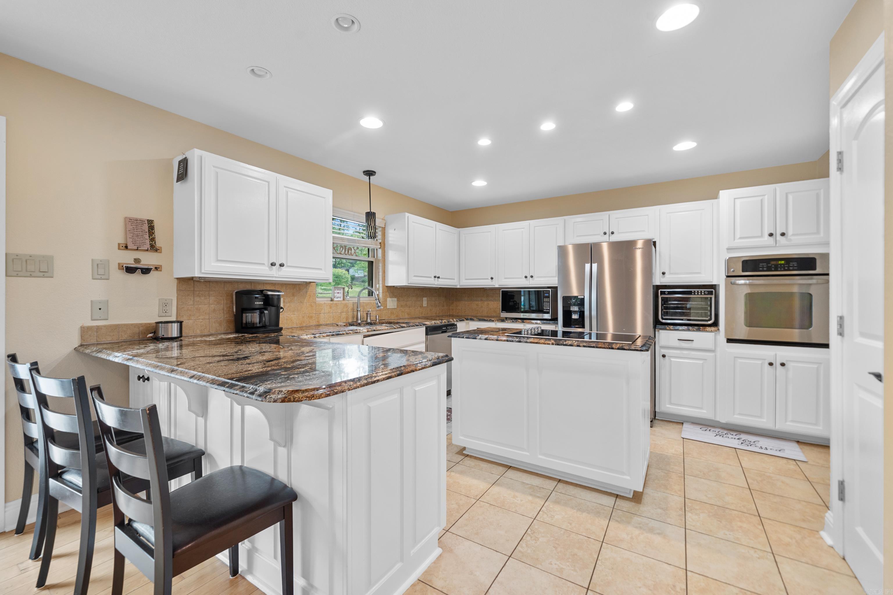 Clints Lakeshore - Residential