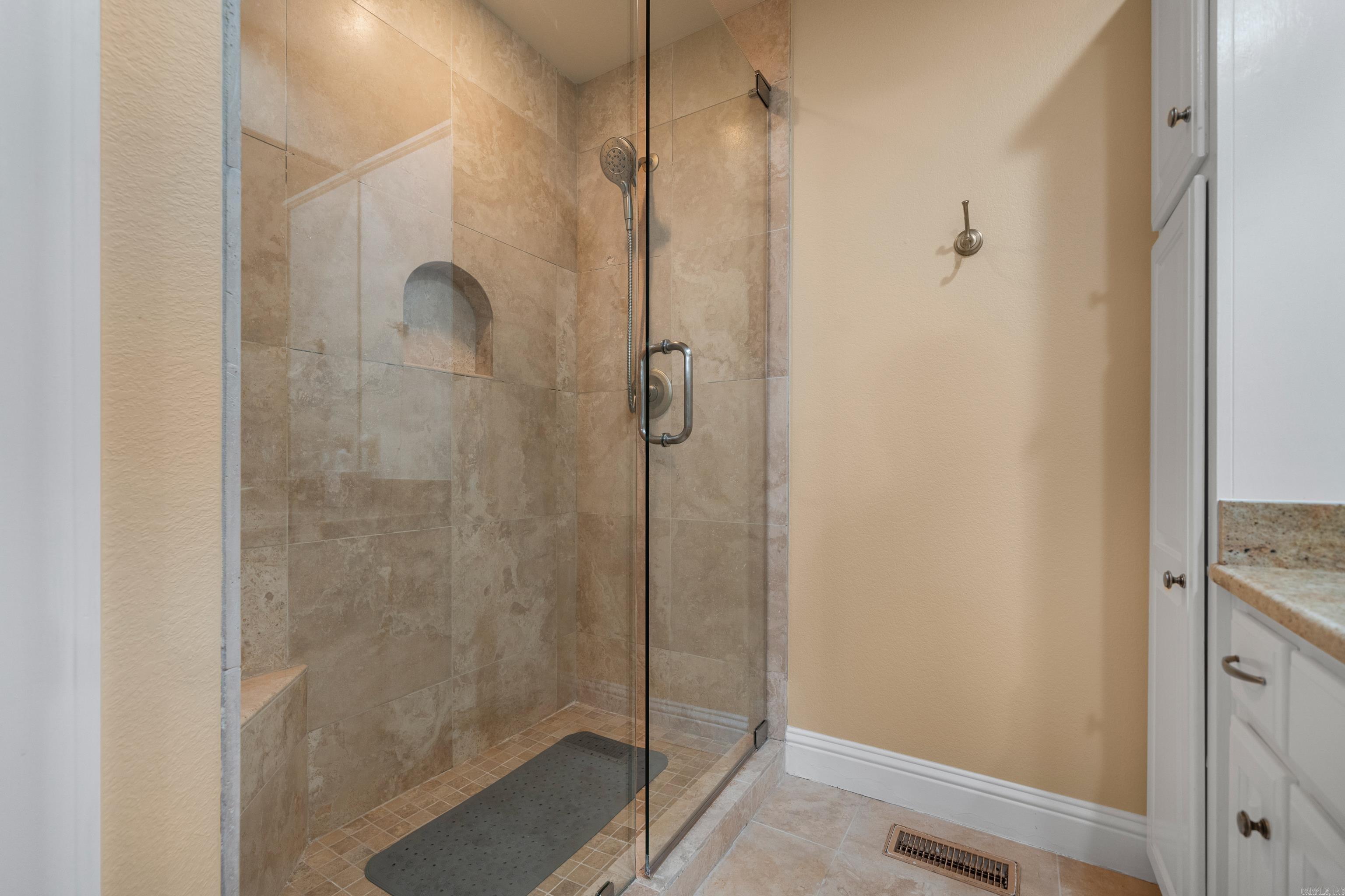 Clints Lakeshore - Residential